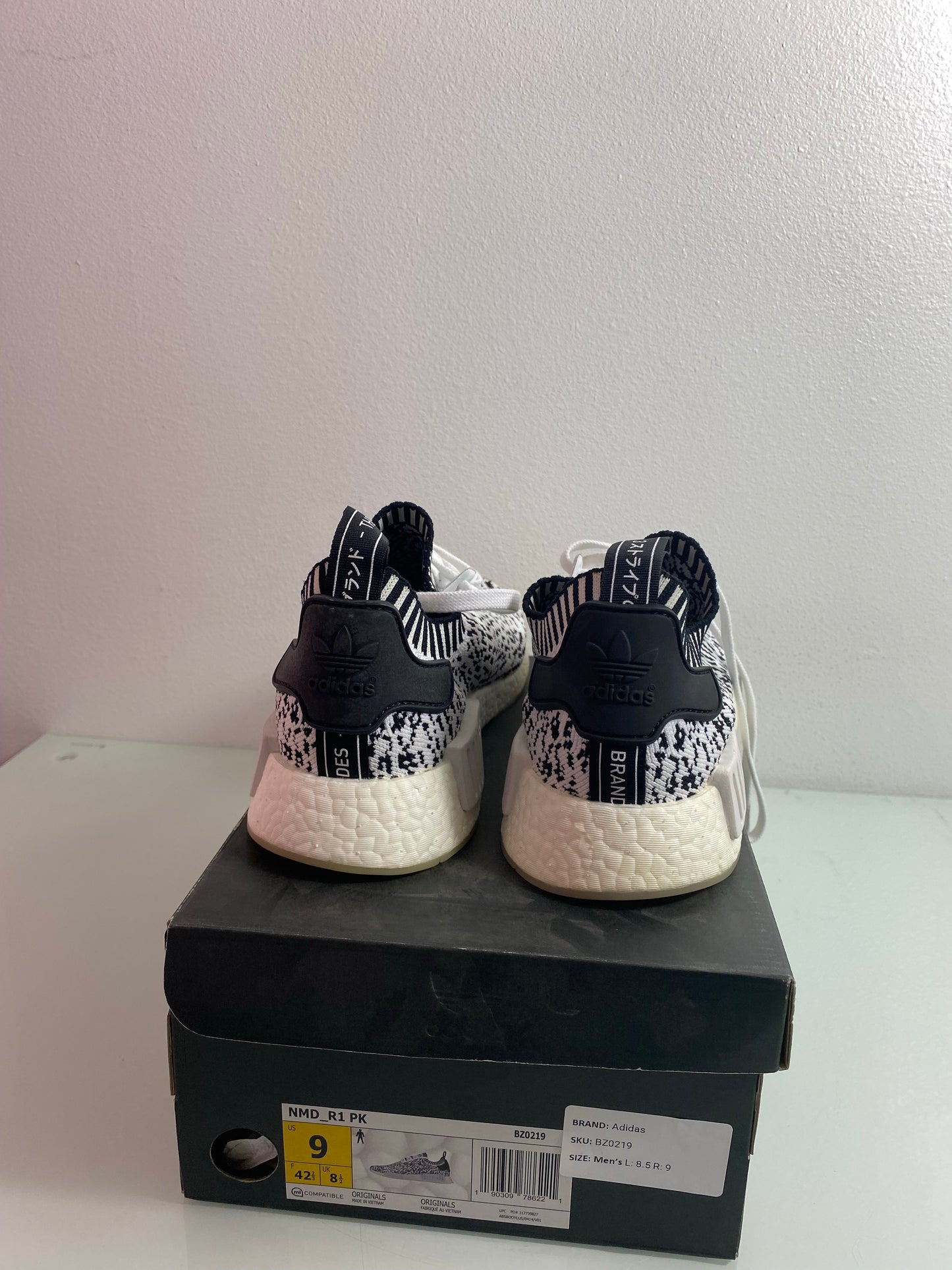 Adidas NMD_R1 PK "Black/White" Men's MIMATCH L: 8.5 R: 9 - BZ0219
