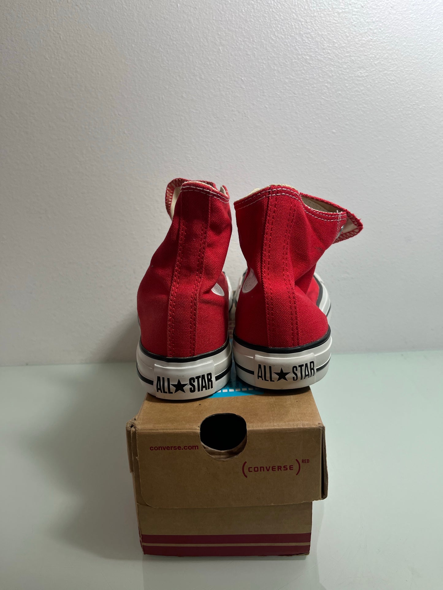 Converse Chuck Taylor All Star High "Red" Men's 4.5 Women's 6.5-M9621