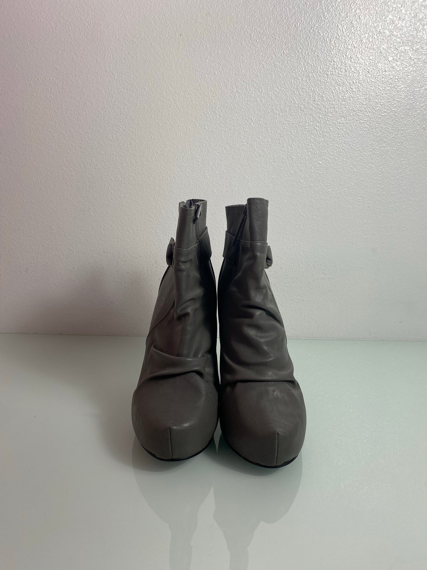 Shiekh Boots "Grey" Women's 7.5 - Shiekh