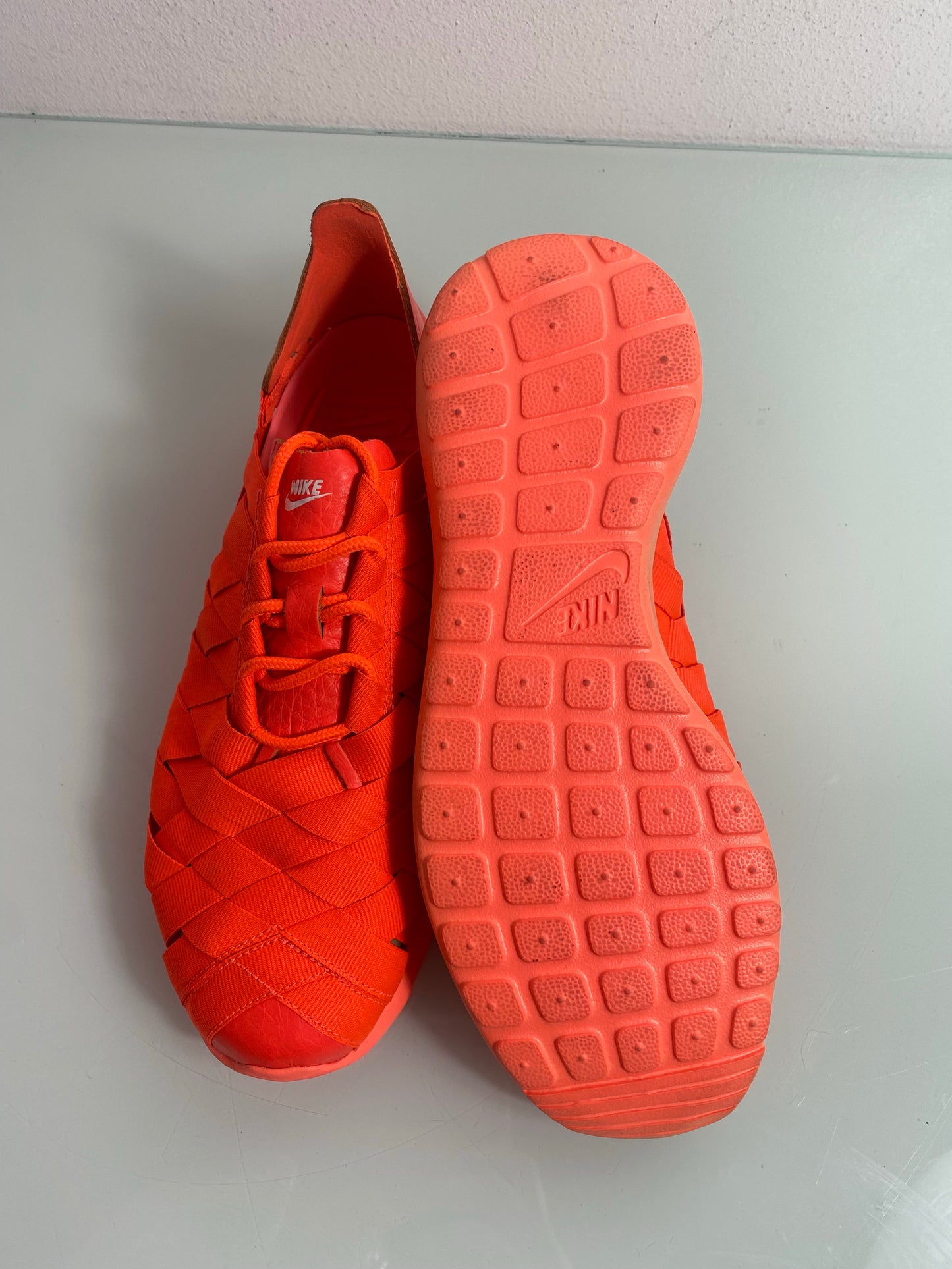 Nike Roshe Run "Coral" Mismate Women’s L:7.5 R: 7 -555257 800