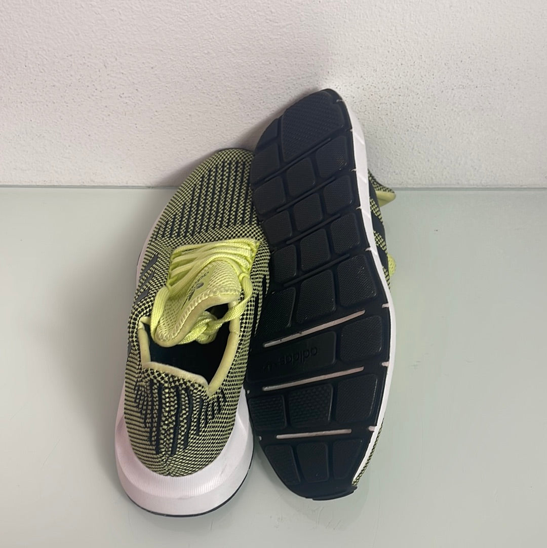 Adidas Swift Run "Multicolor" MISMATE Men's L:10 R:9-D96640