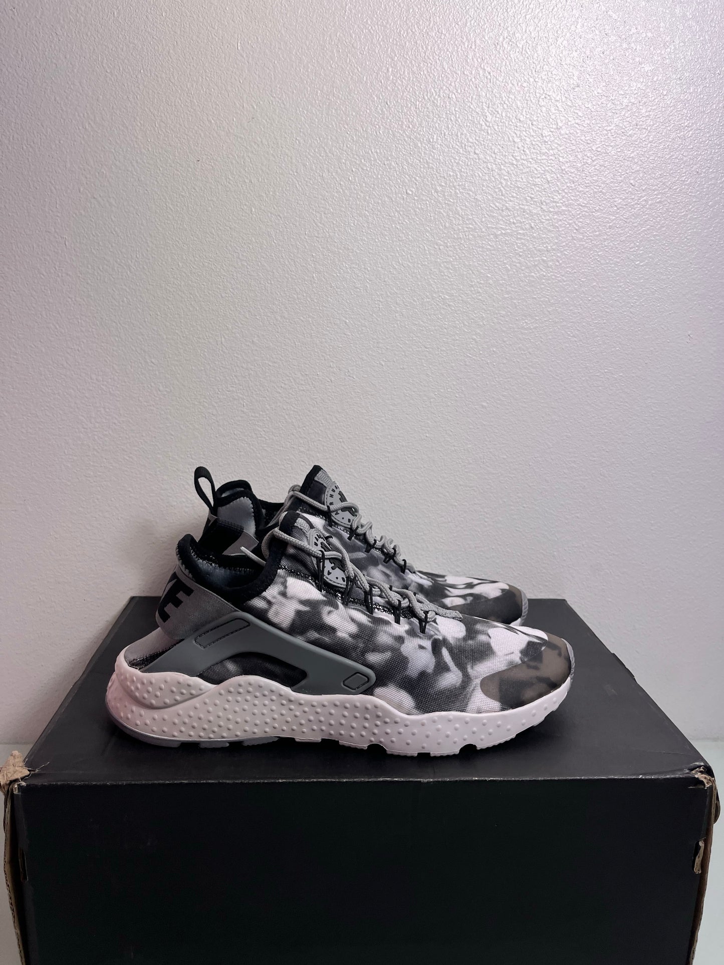Nike Air Huarache Ultra Run "Multicolor" MISMATE Women's L:6 R:7- 844880 001