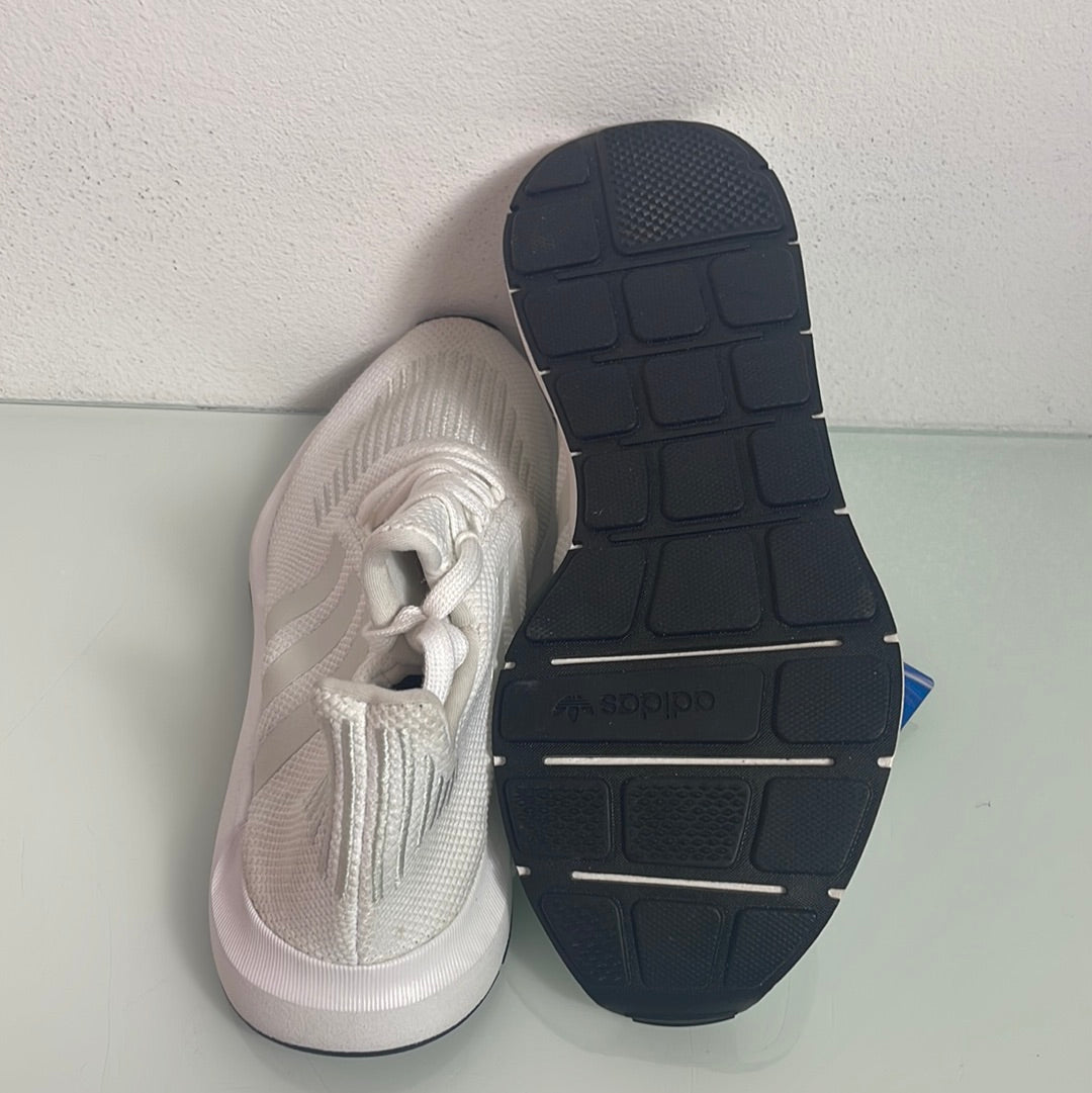 Adidas Originals Swift Run Trainers "White" MISMATE Men's L:8 R:9- CG4112