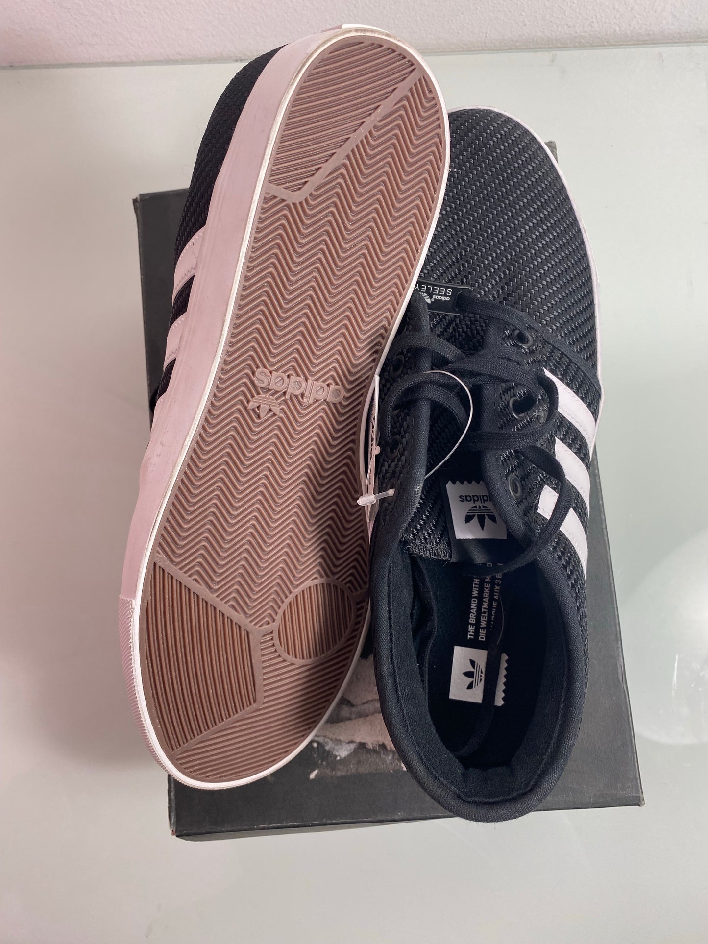 Adidas Seeley Ballistic "Black/White" Men's MISMATE L: 9.5 R:10 - F37141