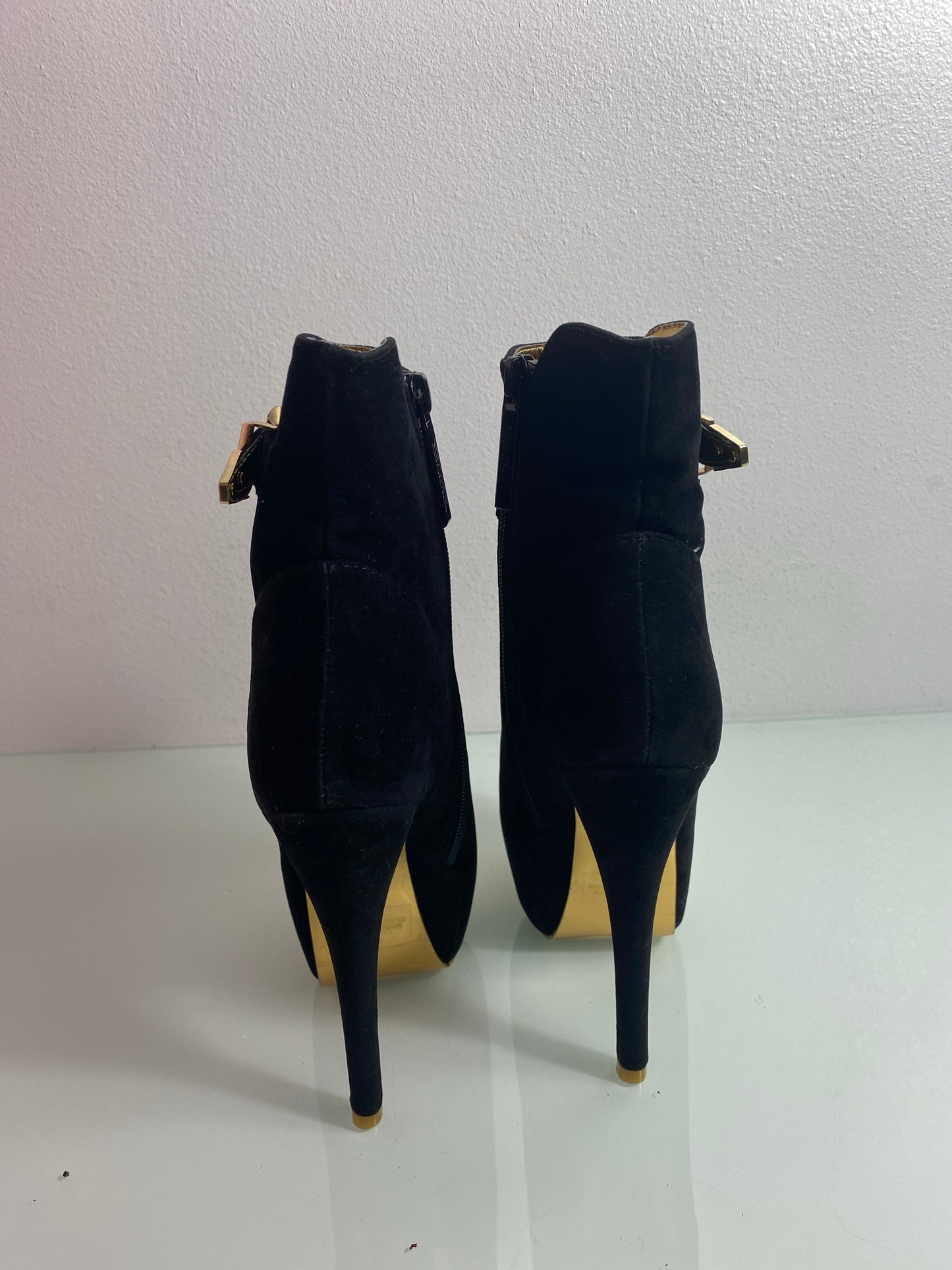 Posh Bootie "Black/Gold" Women's 6 - 086 Blk/Gld