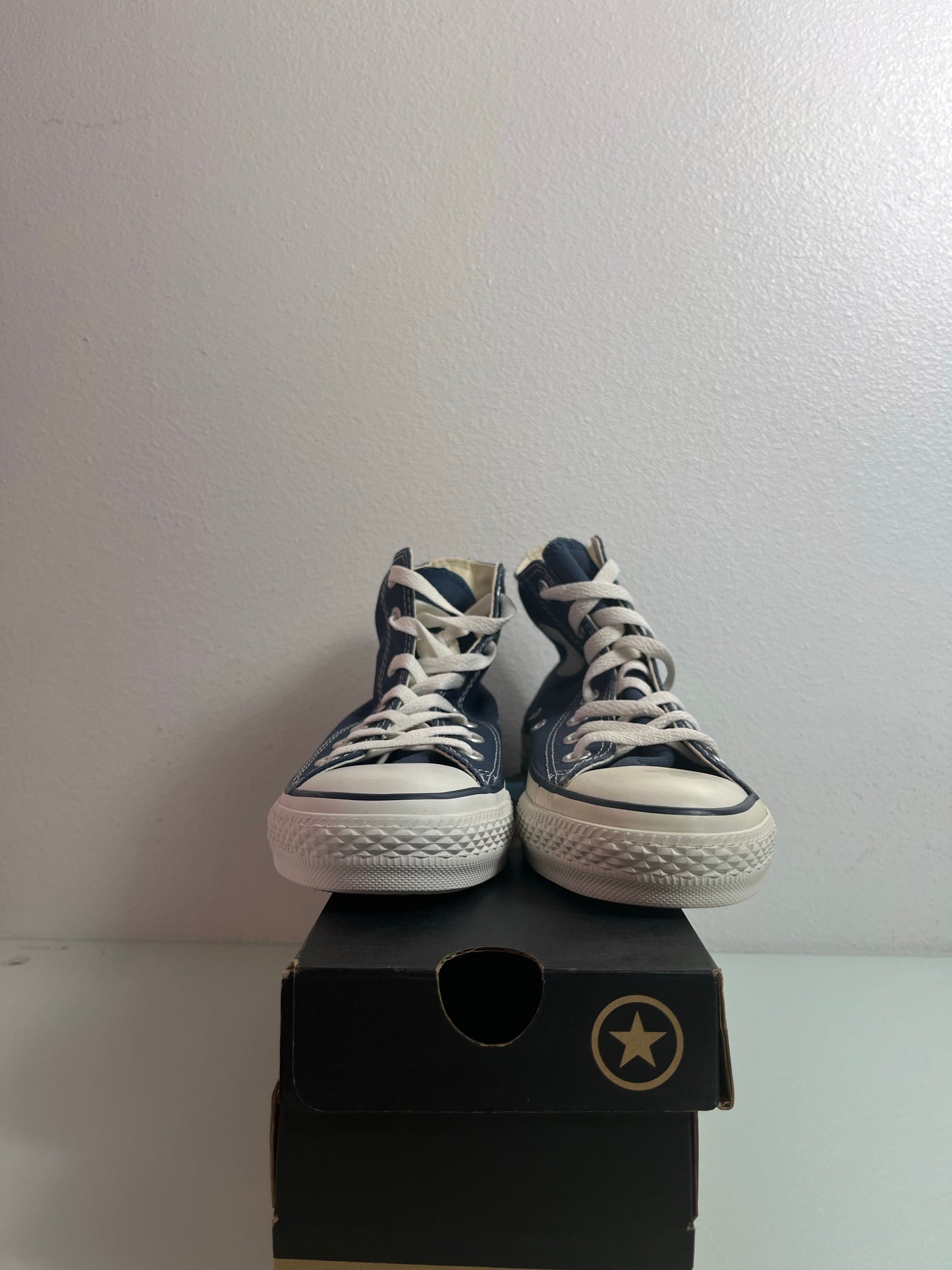 Converse Chuck Taylor All Star "Navy/White" Men's 4 Women's 6- M9622