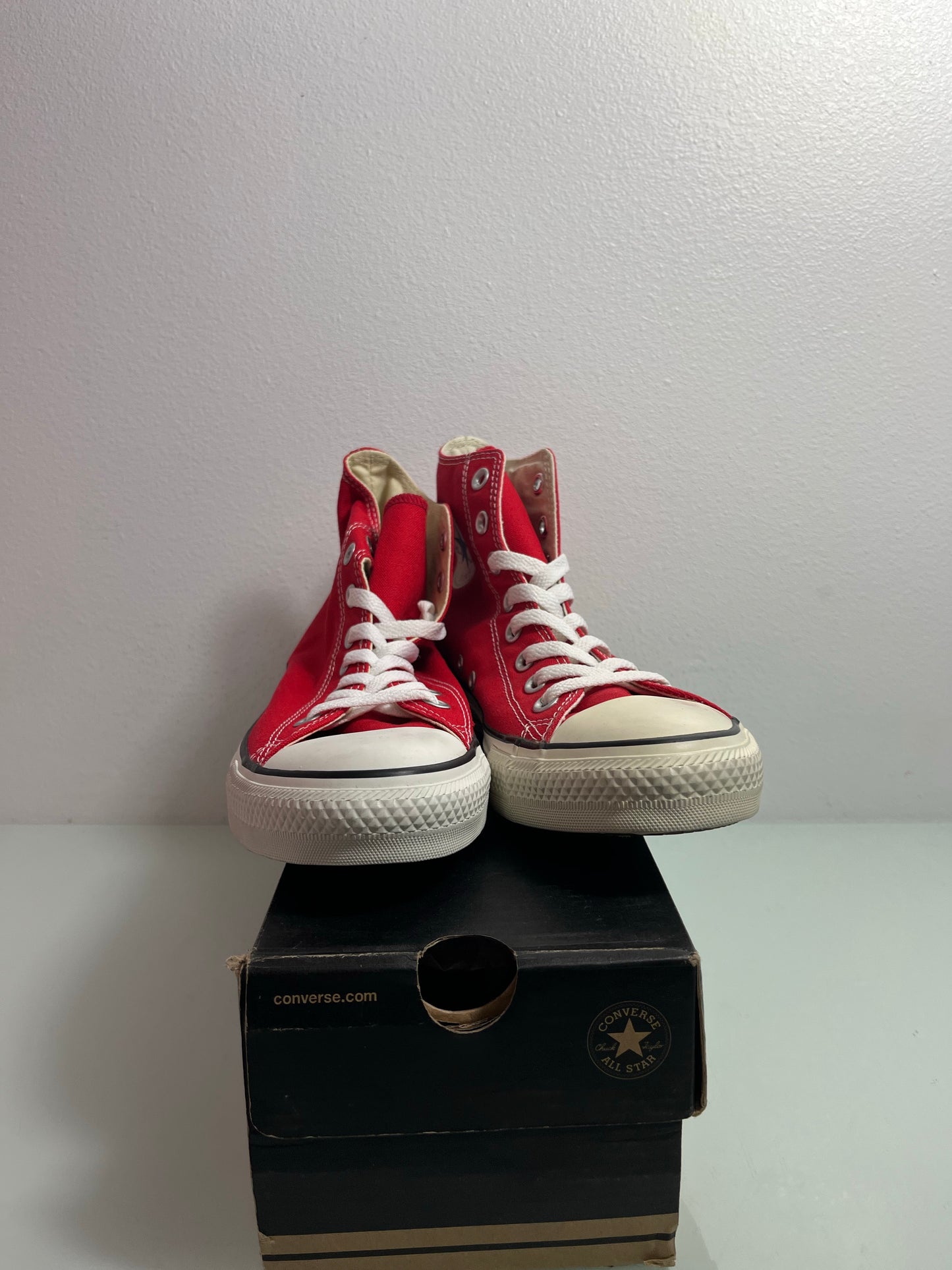 Converse Chuck Taylor All Star "Red" Men's 8- M9621
