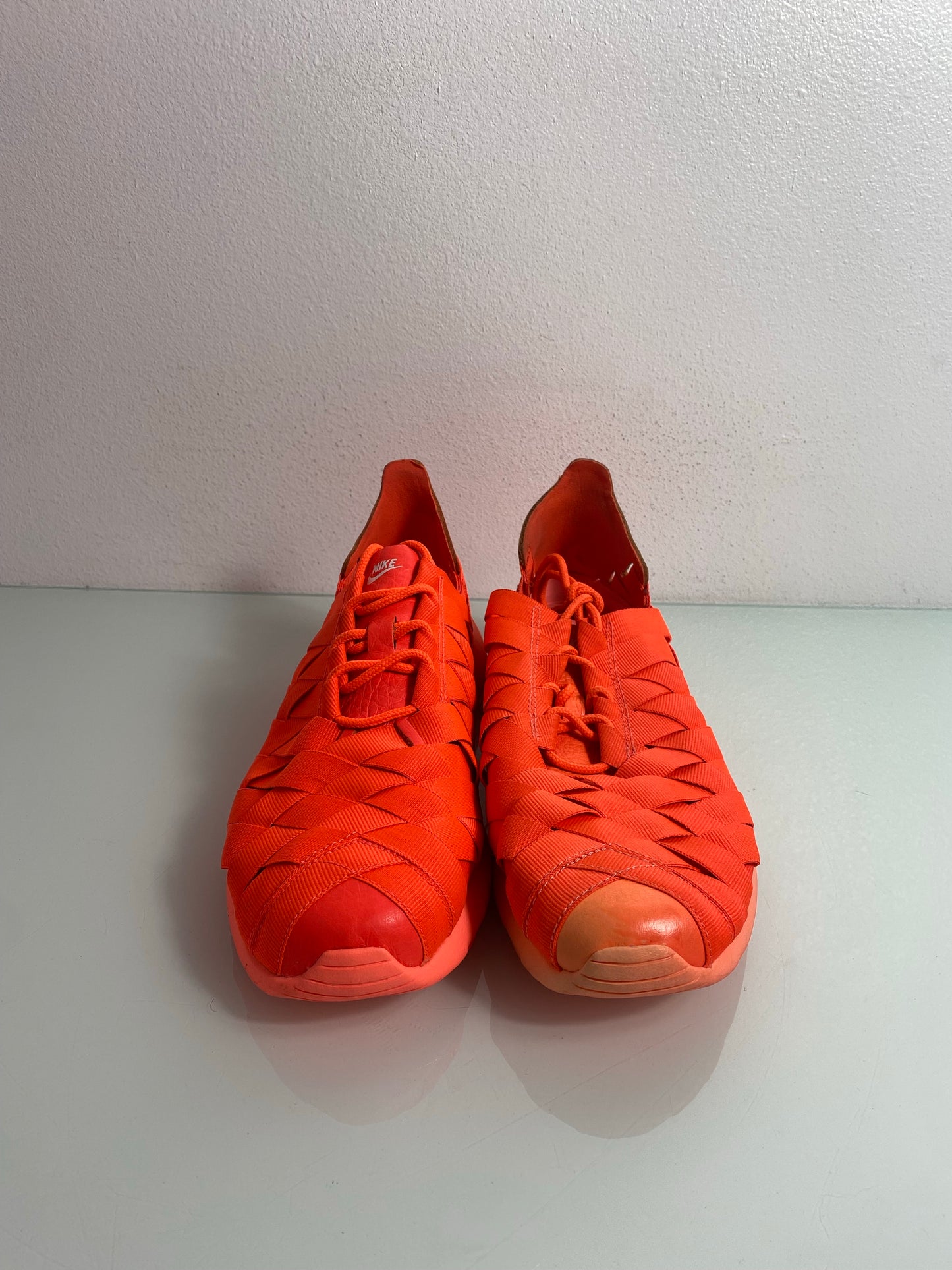 Nike Roshe Run "Coral" Mismate Women’s L:7.5 R: 7 -555257 800