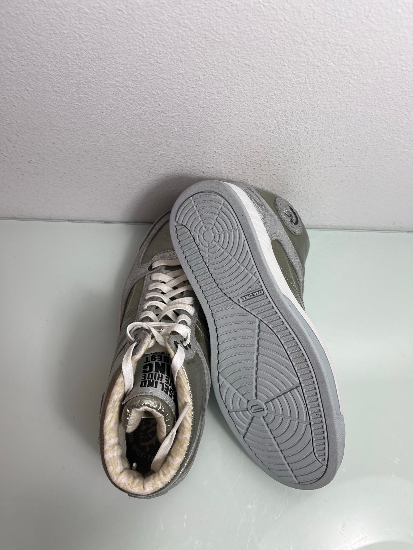Diesel Sneakers "Silver" Women's 6- P00Y647
