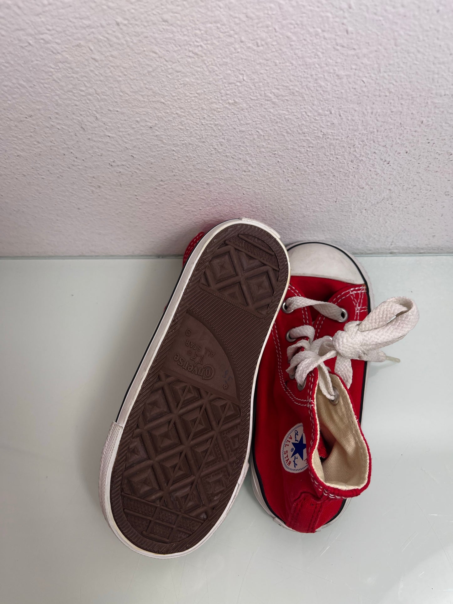 Converse Chuck Taylor All Star "Red" MISMATE Infant's L:9 R:8- 7J232