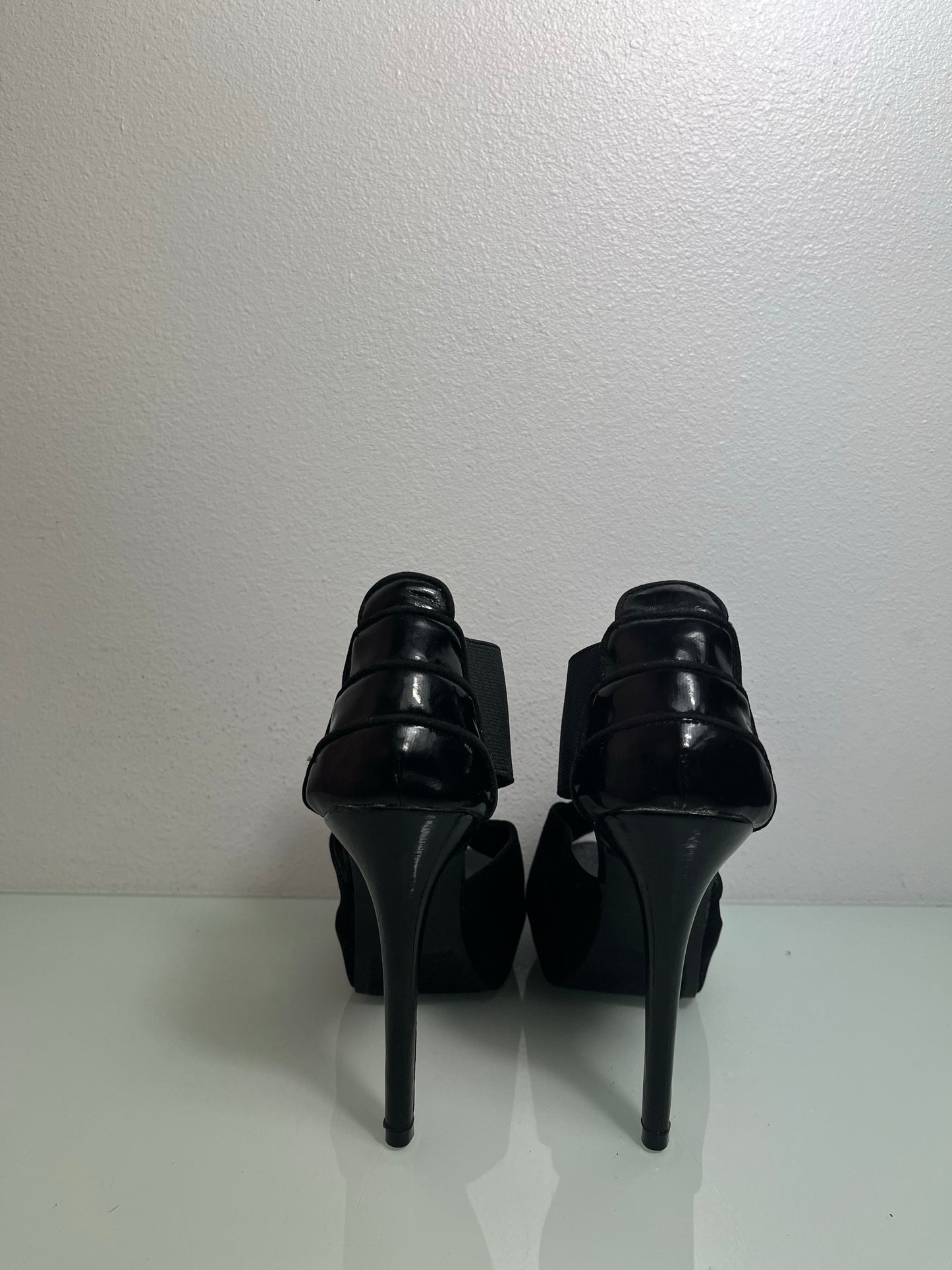 Shiekh Heels "Black" Women's 8- Shiekh