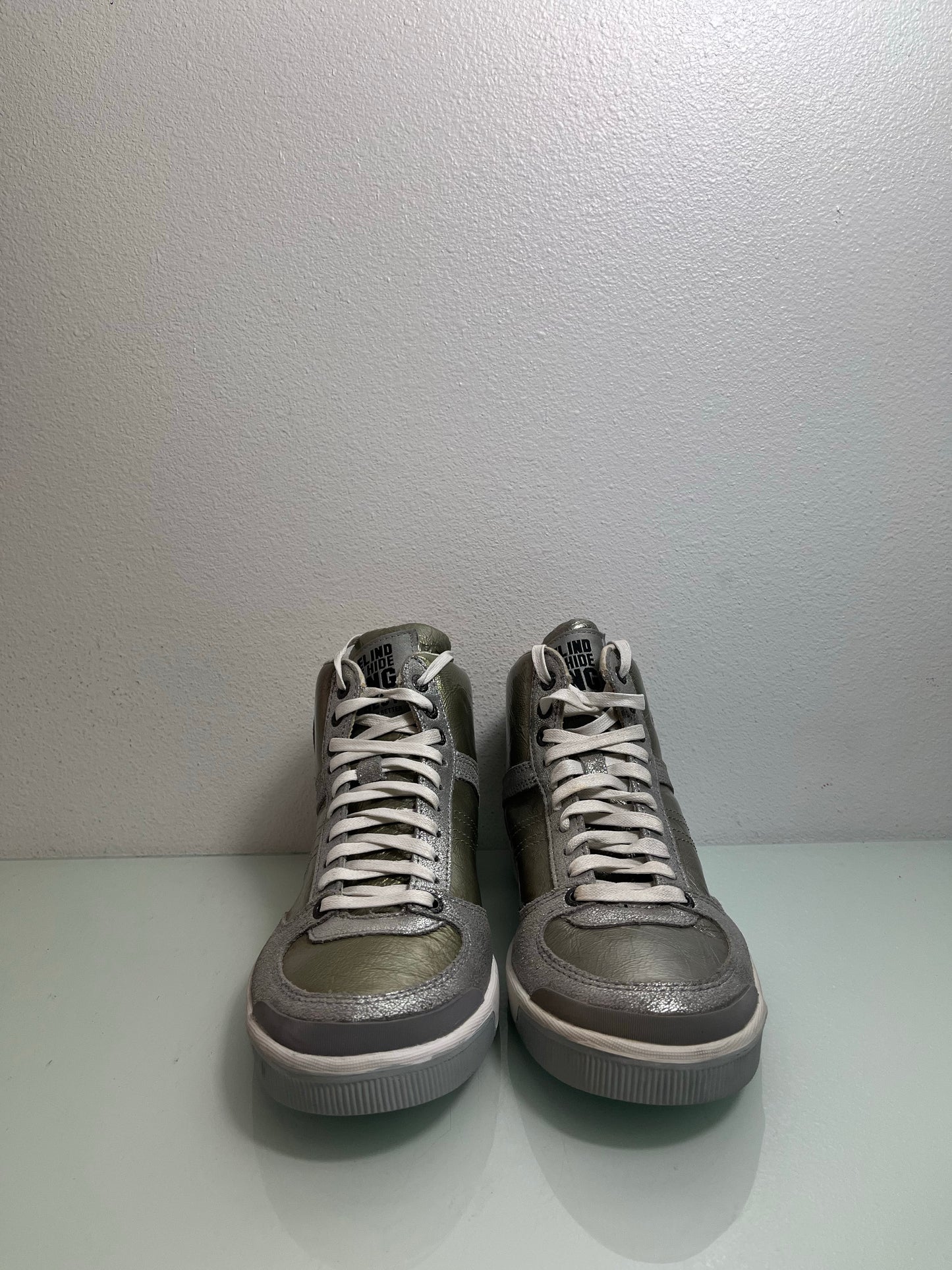 Diesel Sneakers "Silver" Women's 6- P00Y647