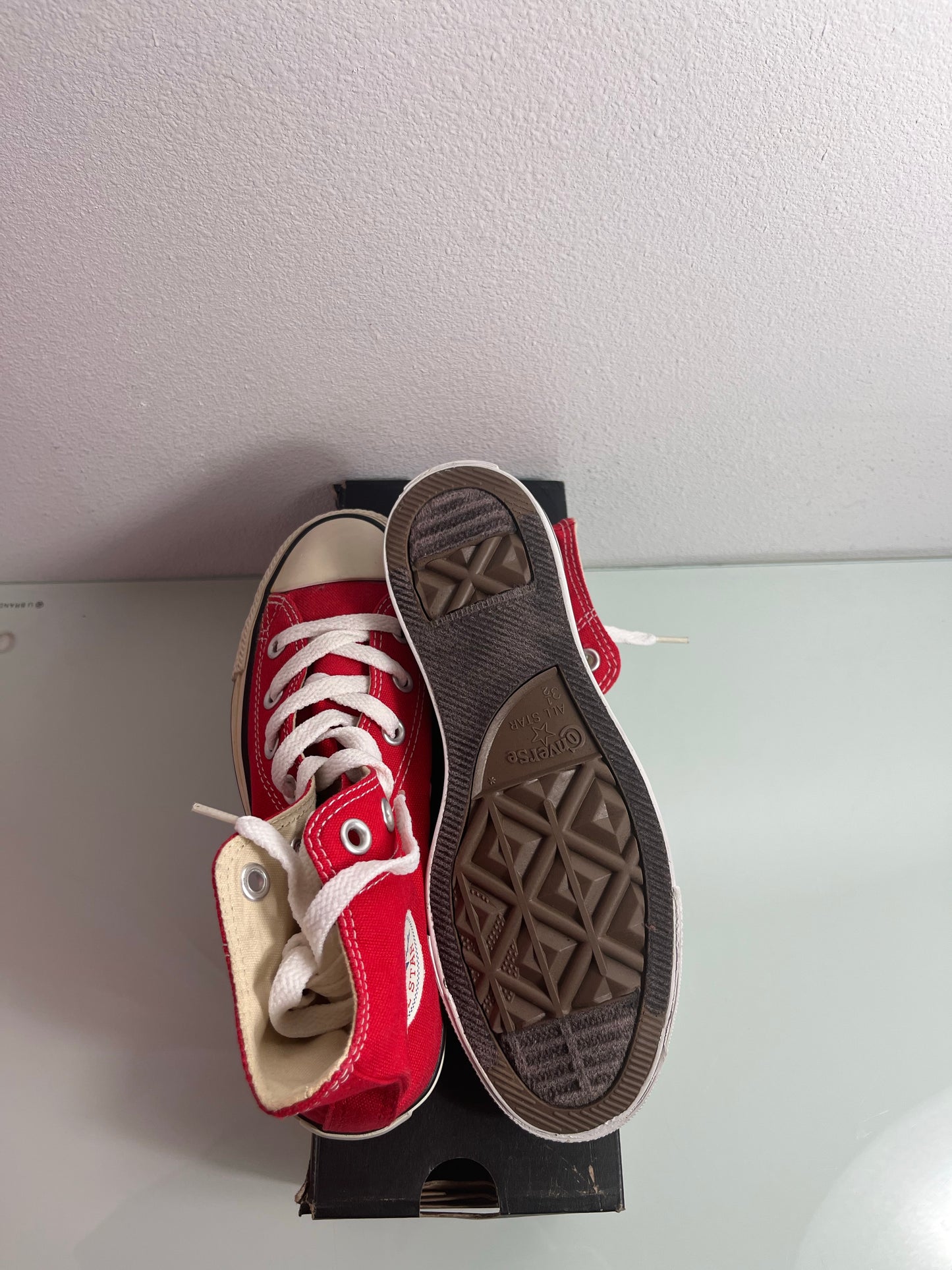 Converse Chuck Taylor All Star High Top "Red/White" Men's 3.5 Women's 5.5-M9621