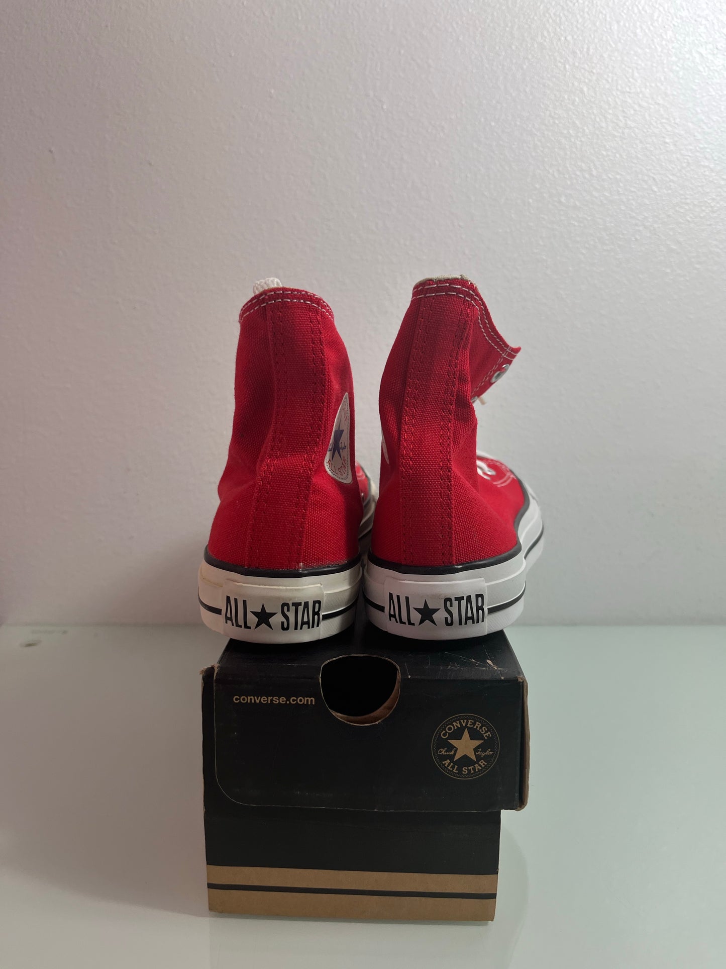 Converse Chuck Taylor All Star High Top "Red/White" Men's 3.5 Women's 5.5-M9621