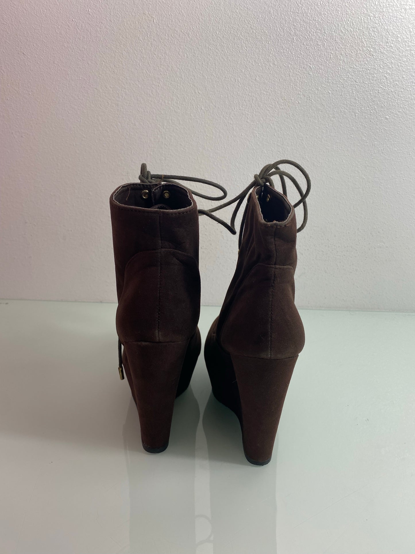 Dollhouse Wedge Boot 'Brown' Women's 6 - JPM Star
