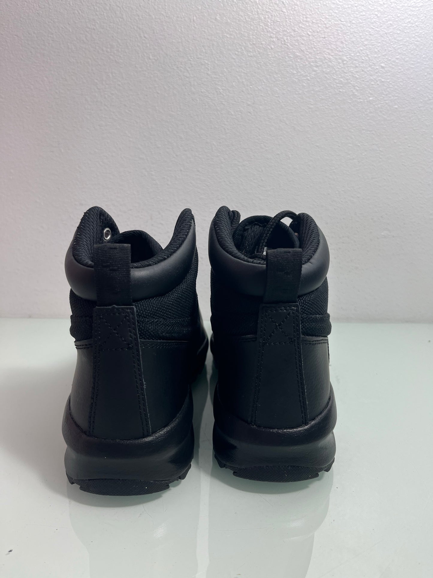 Nike Air Manoa Boot "Black" MISMATE Youth's L:5 R:5.5- 613546 001