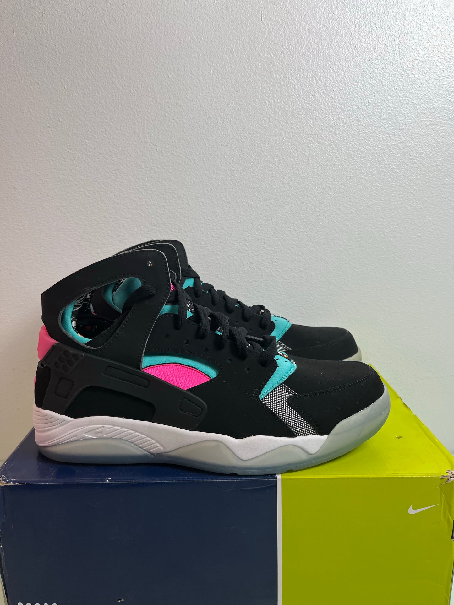 Nike Huarache South Beach "Black/Multicolor" MISMATE Men's L:11 R:10-705005 003