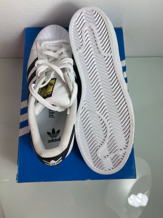 Adidas Superstar "White/Black" MISMATE Junior's L:5.5 R:6- C77124