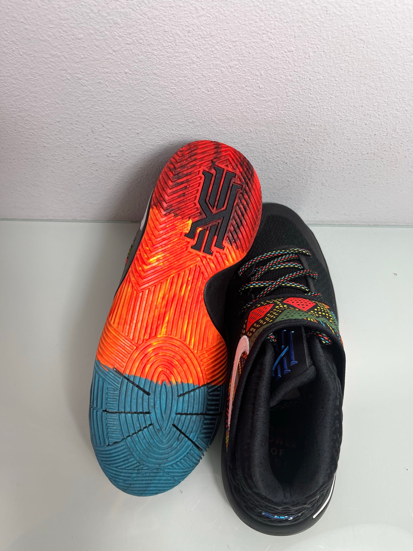 Nike Kyrie "Multicolor/Black" MISMATE Youth's L:5 R:6- 835944 091