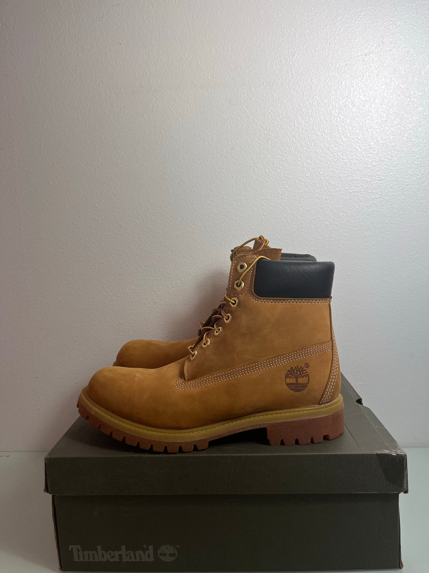 Timberland 6 Inch Premium Boot "Wheat" Men's 8.5- TB010061