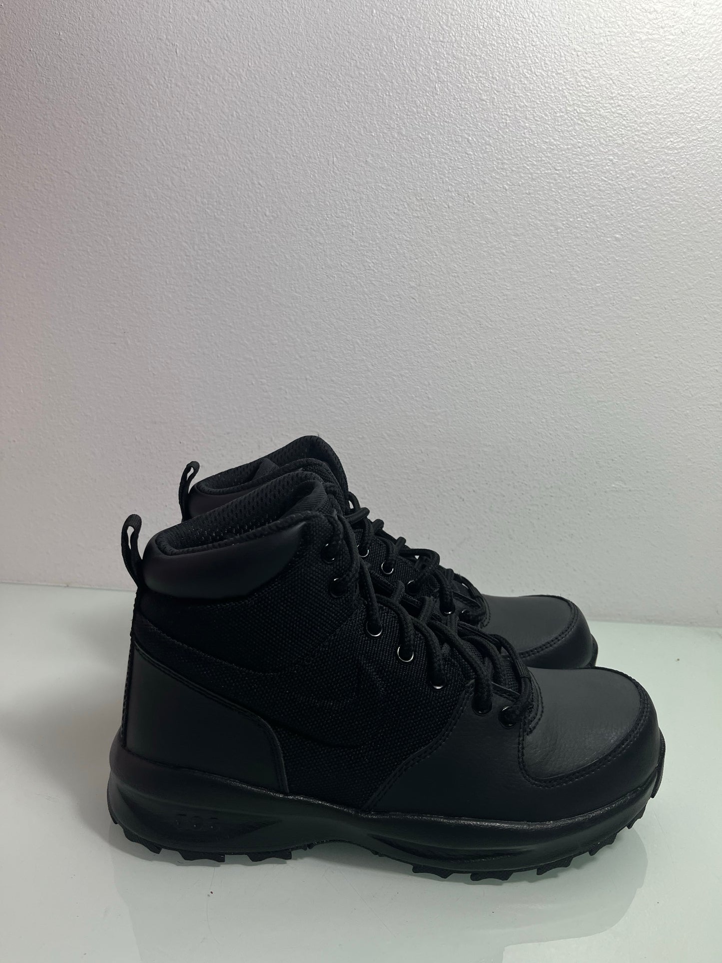 Nike Air Manoa Boot "Black" MISMATE Youth's L:5 R:5.5- 613546 001