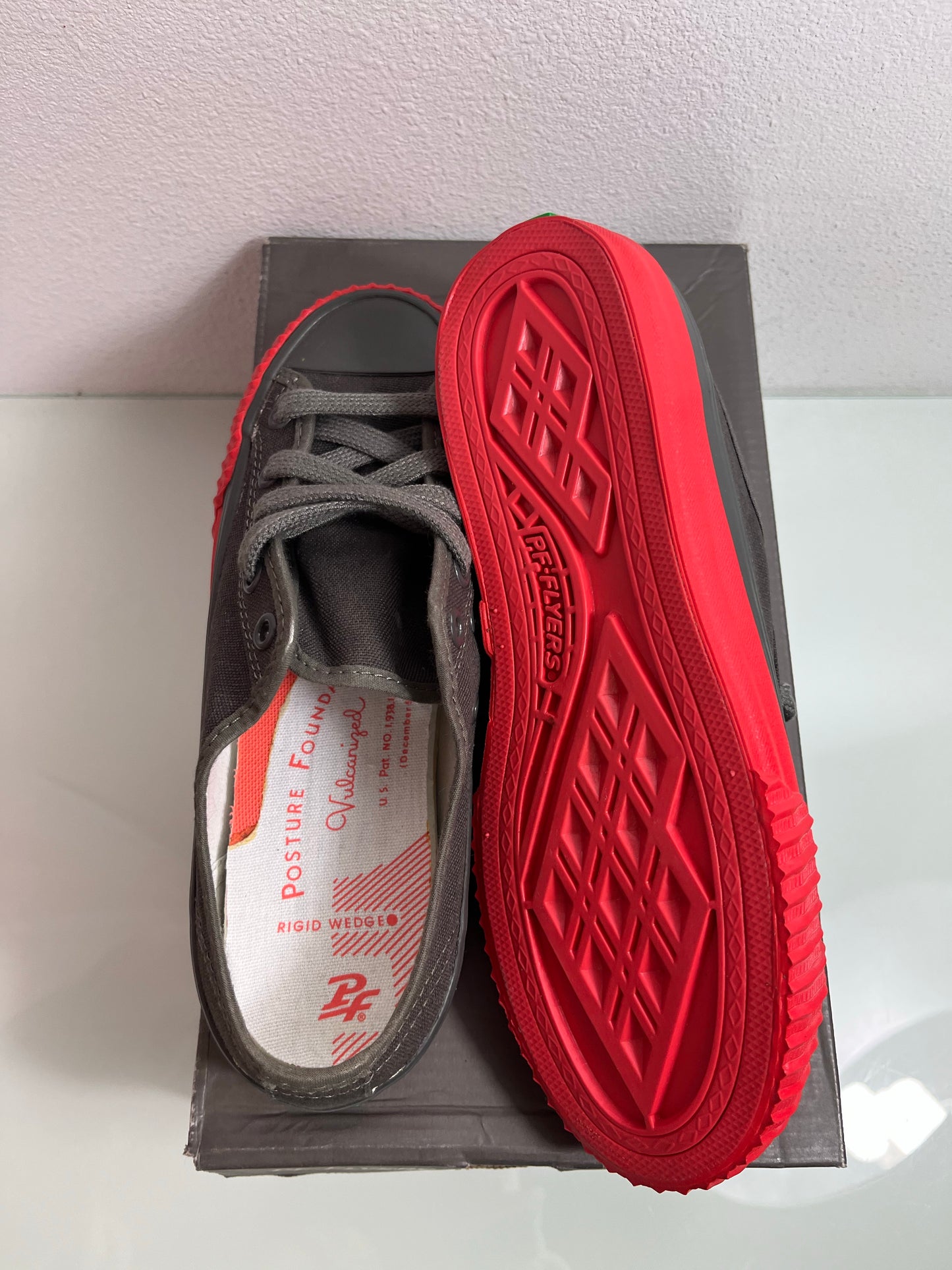 PF Flyers Center Lo Riess "Charcoal" Men's 5 Women's 6.5- PM13OL2A