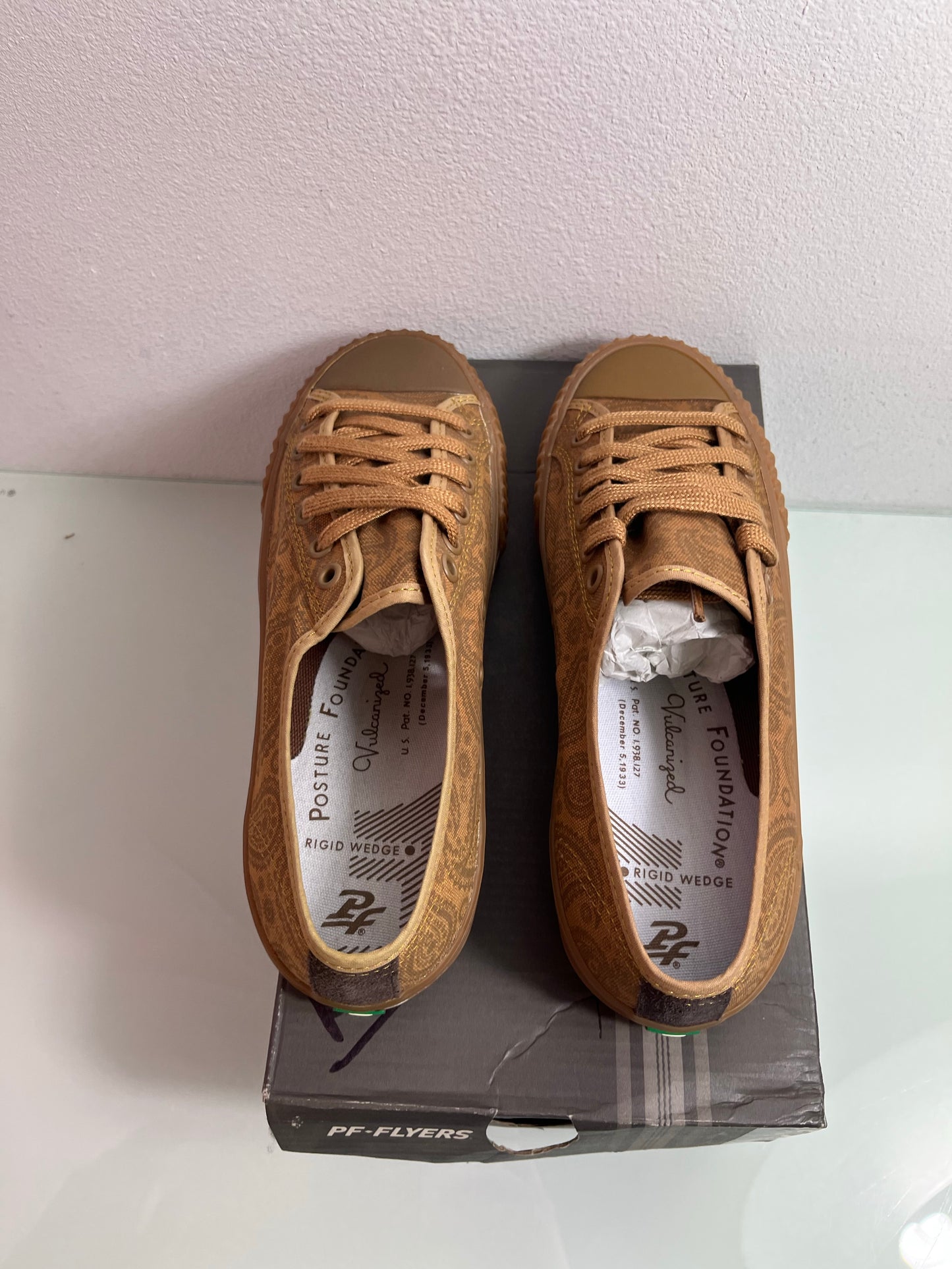 PF Flyers Center Paisley "Tan" Men's 7.5- PM14OL4J