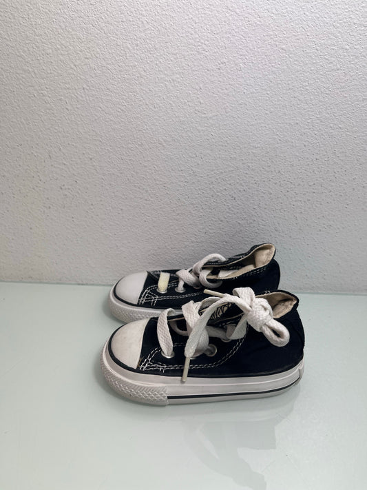 Converse Chuck Taylor All Star "Black" MISMATE Infant's L:3 R:4-7J231