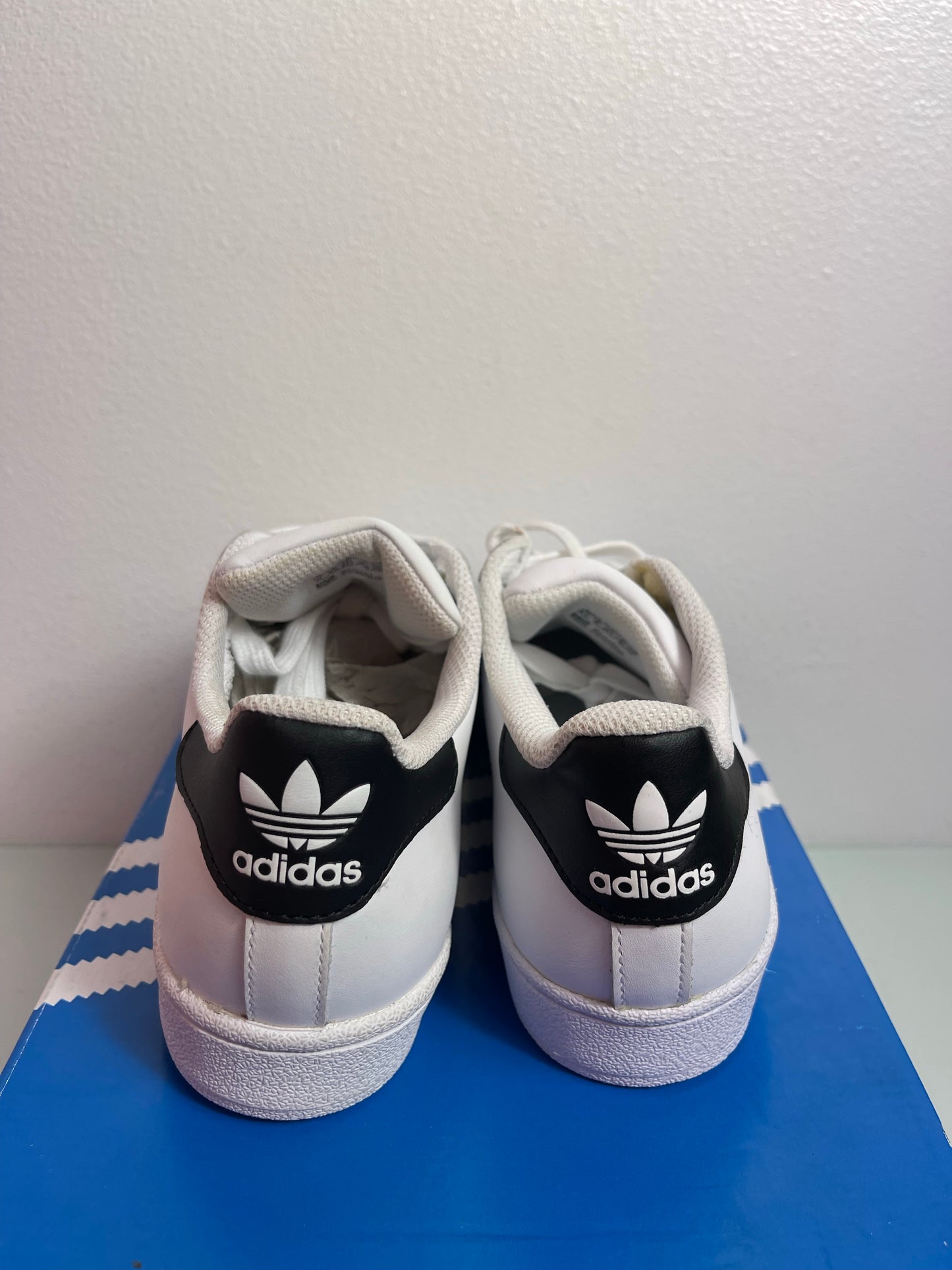 Adidas Superstar "White/Black" MISMATE Junior's L:5 R;4.5- C77124