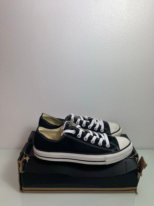 Converse Chuck Taylor All Star "Black/White" Men's 7.5 Women's 9.5- M9166