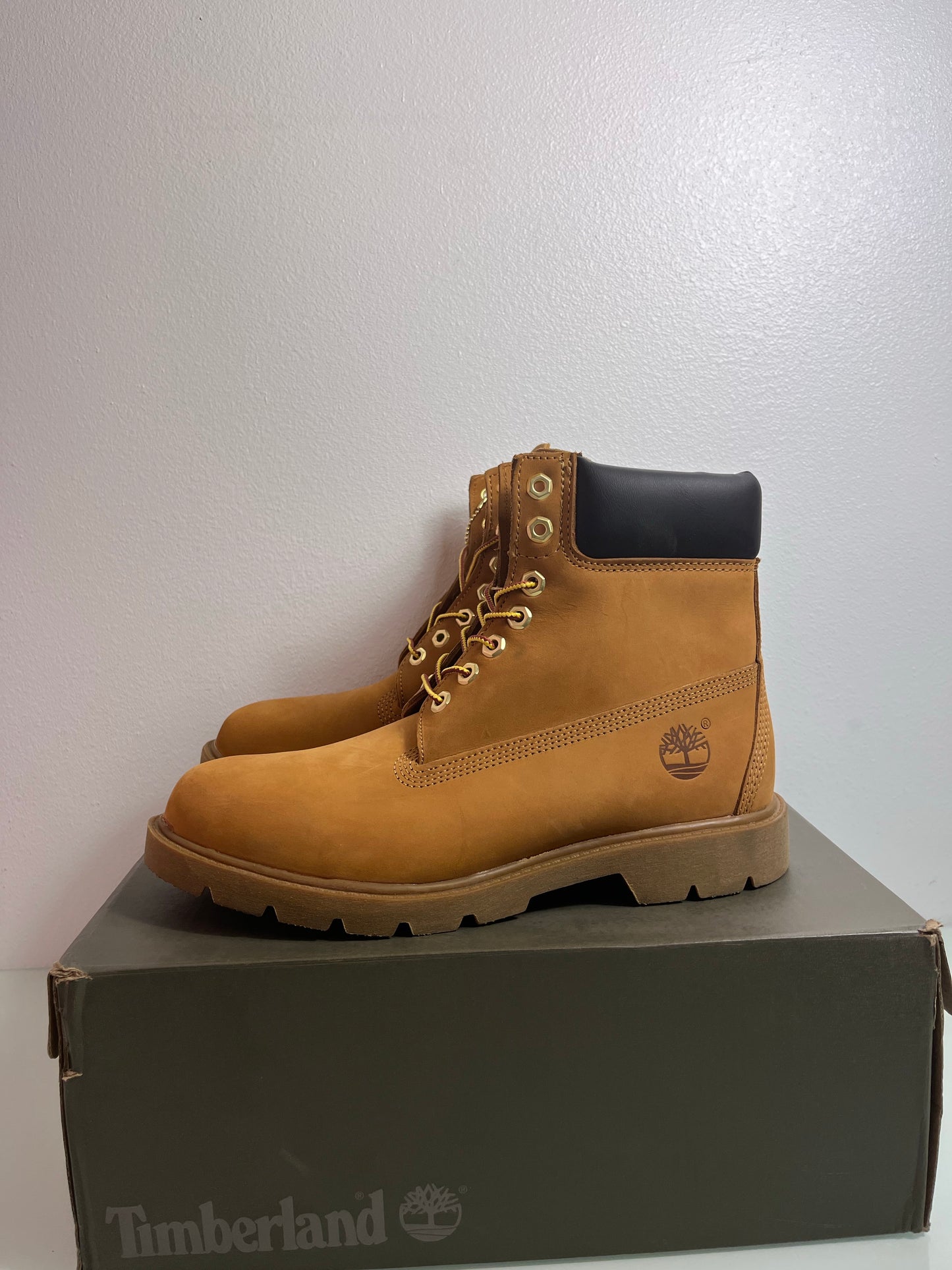 Timberland 6 Inch Basic Boot "Wheat" Men's 9- TB018094