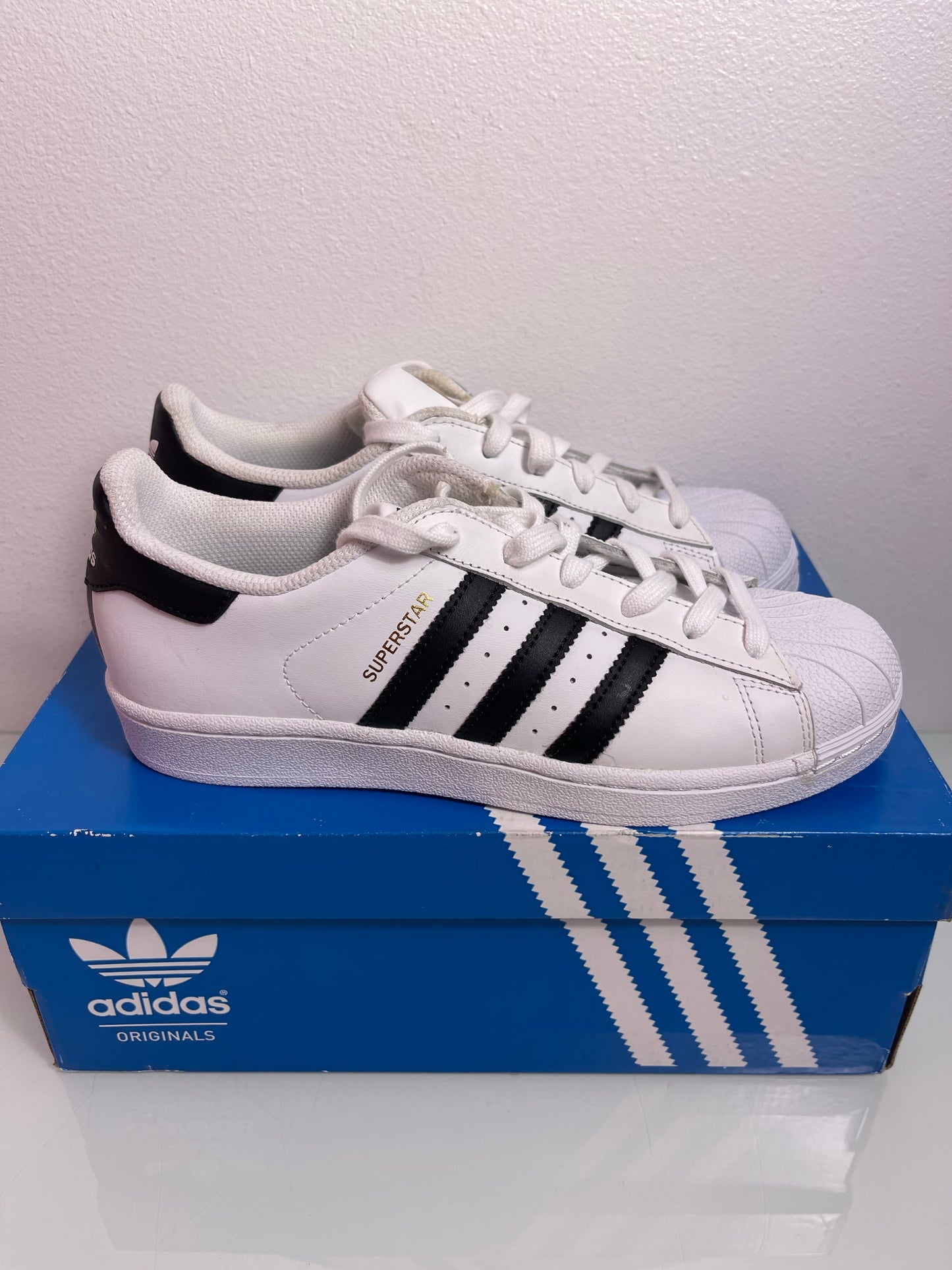 Adidas Superstar "White/Black" MISMATE Junior's L:5.5 R:6- C77124