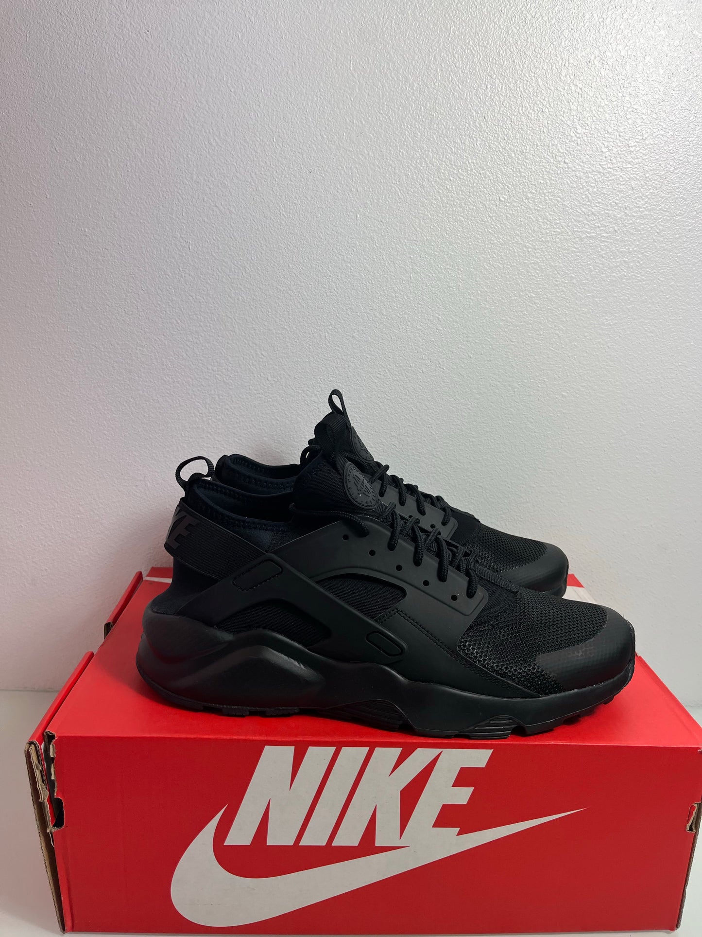 Nike Air Huarache Run "Black" MISMATE Men's L:9 R:10-819685 002