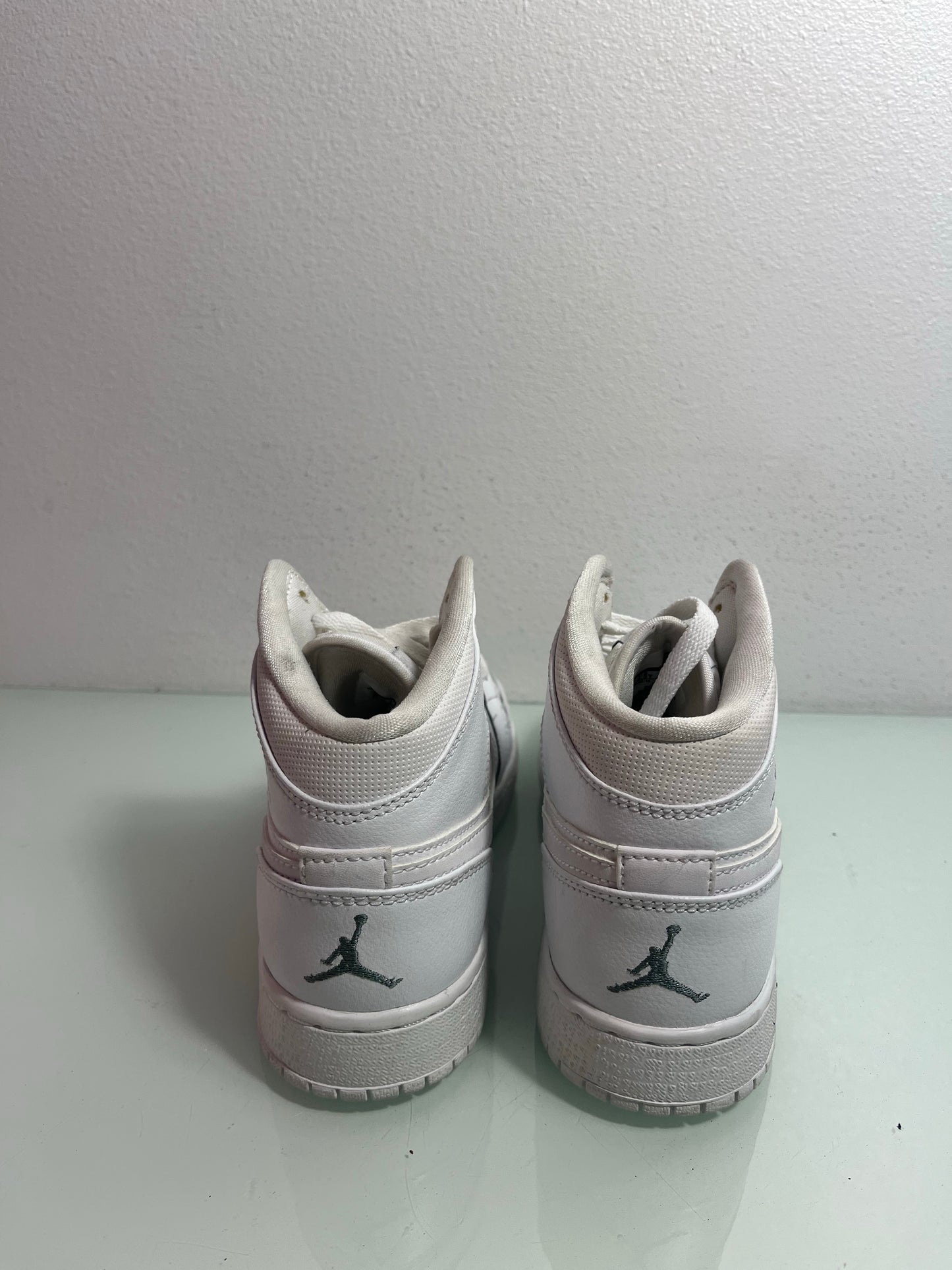 Air Jordan 1 Mid "White/Cool Grey" MISMATE Youth's L:4 R:4.5- 554725 102