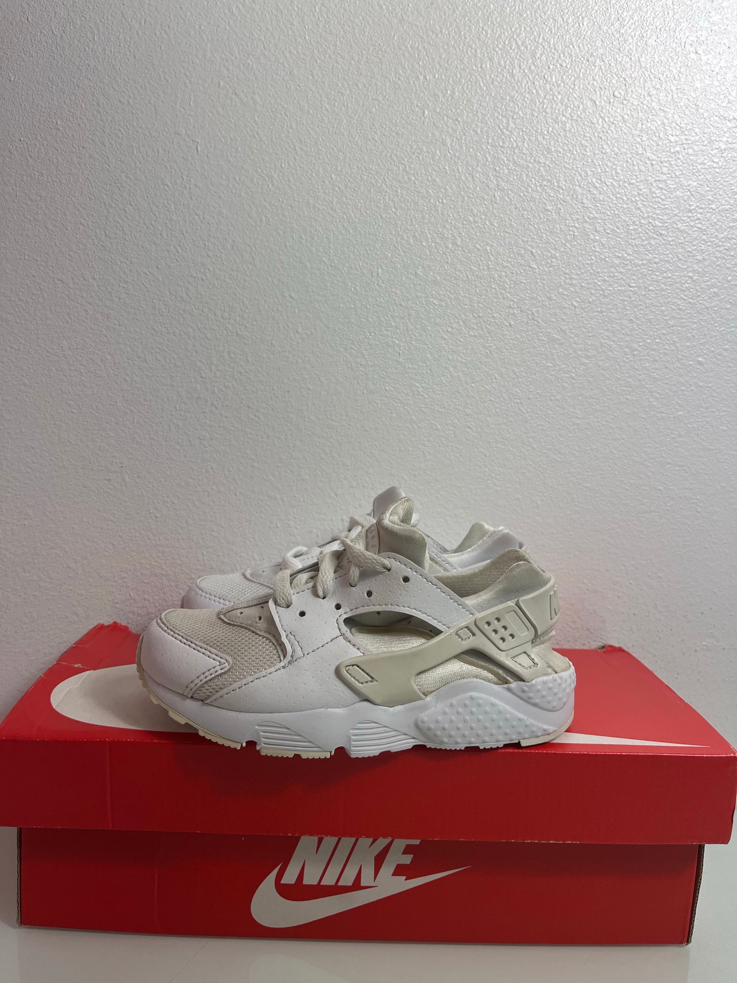 Nike Huarache Run (PS) "White" Kid's 11c- 704949 110