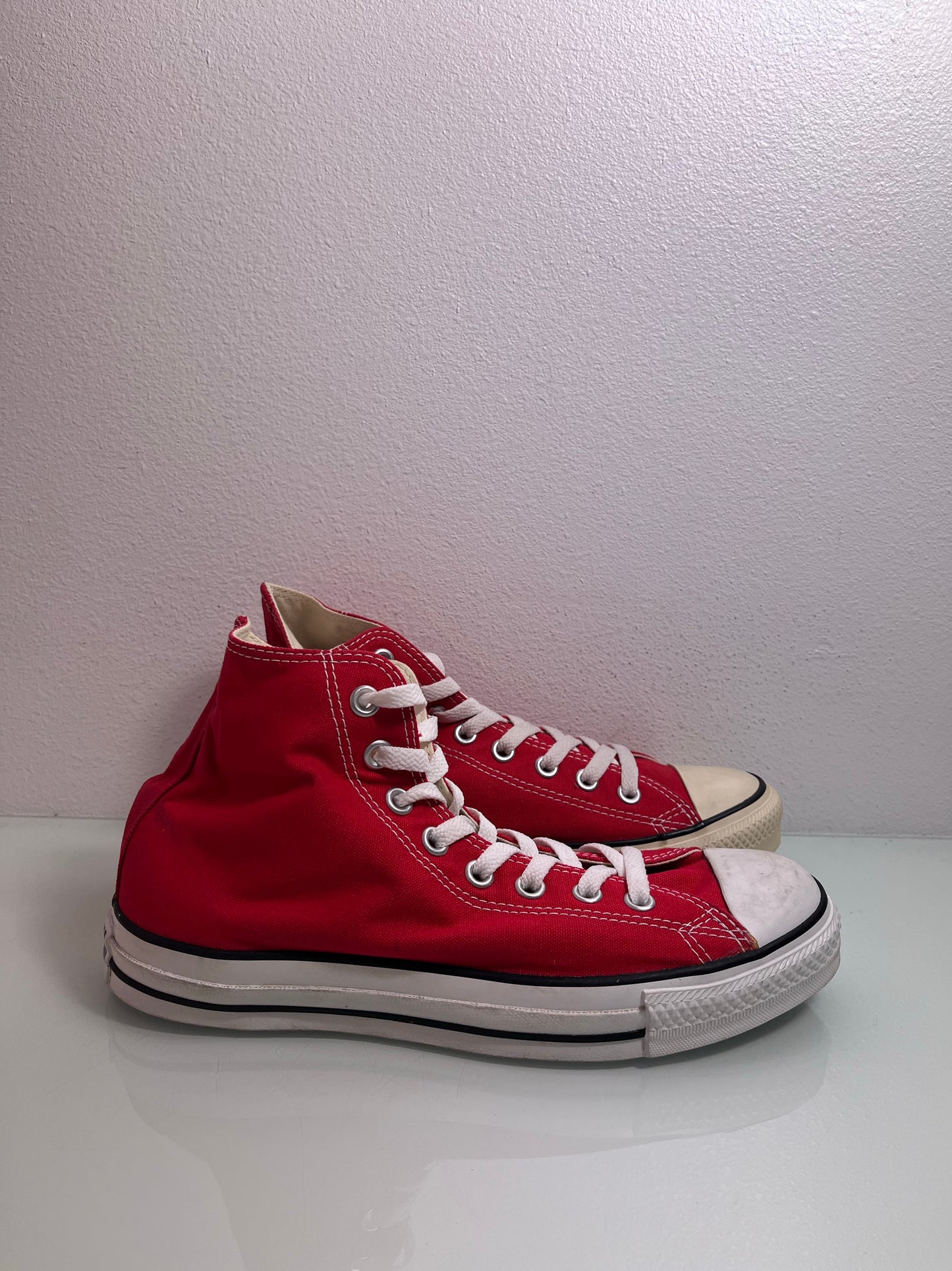 Converse Chuck Taylor All Star "Red" MISMATE Men's L:7 R:8-M9621