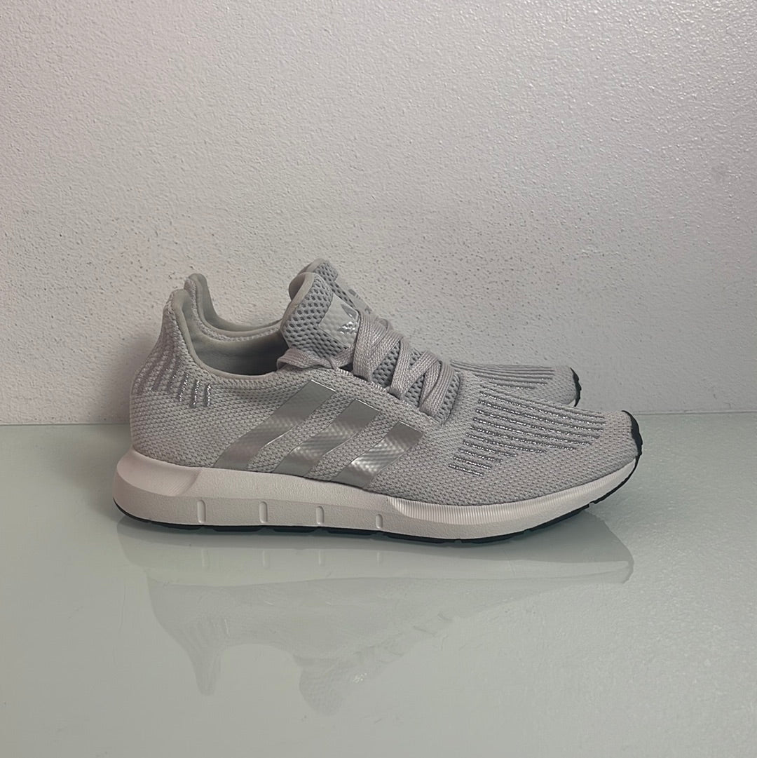 Adidas Swift Run "Grey" MISMATE Women's L:5.5 R:6.5-CG4146