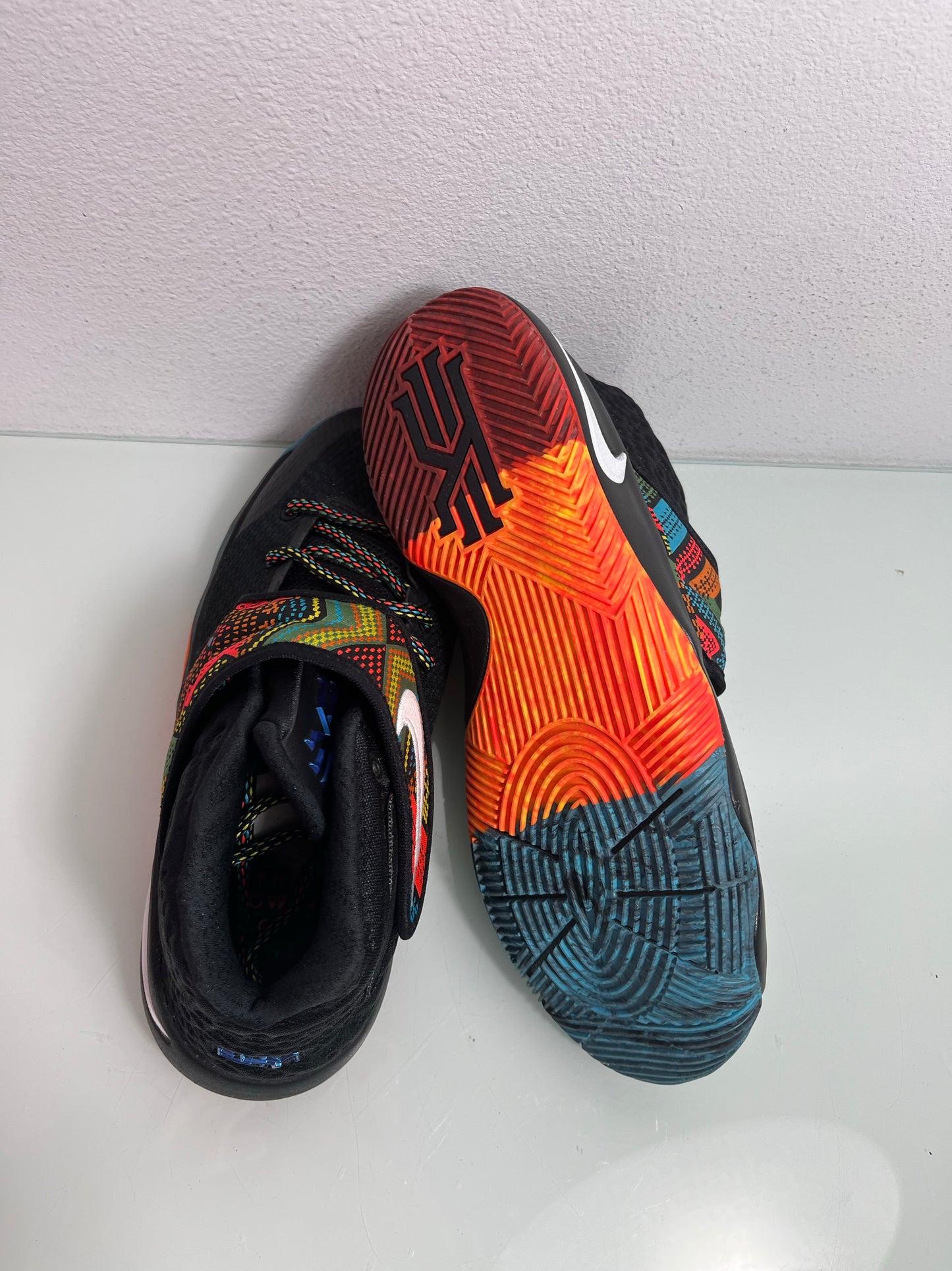 Nike Kyrie "Multicolor/Black" MISMATE Youth's L:5 R:6- 835944 091