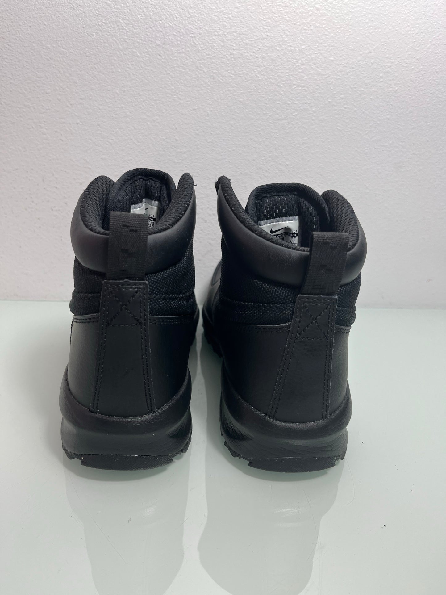 Nike ACG Manoa "Black" Leather Lace Up Boots MISMATE Kid's L:5 R:5.5-613546-001