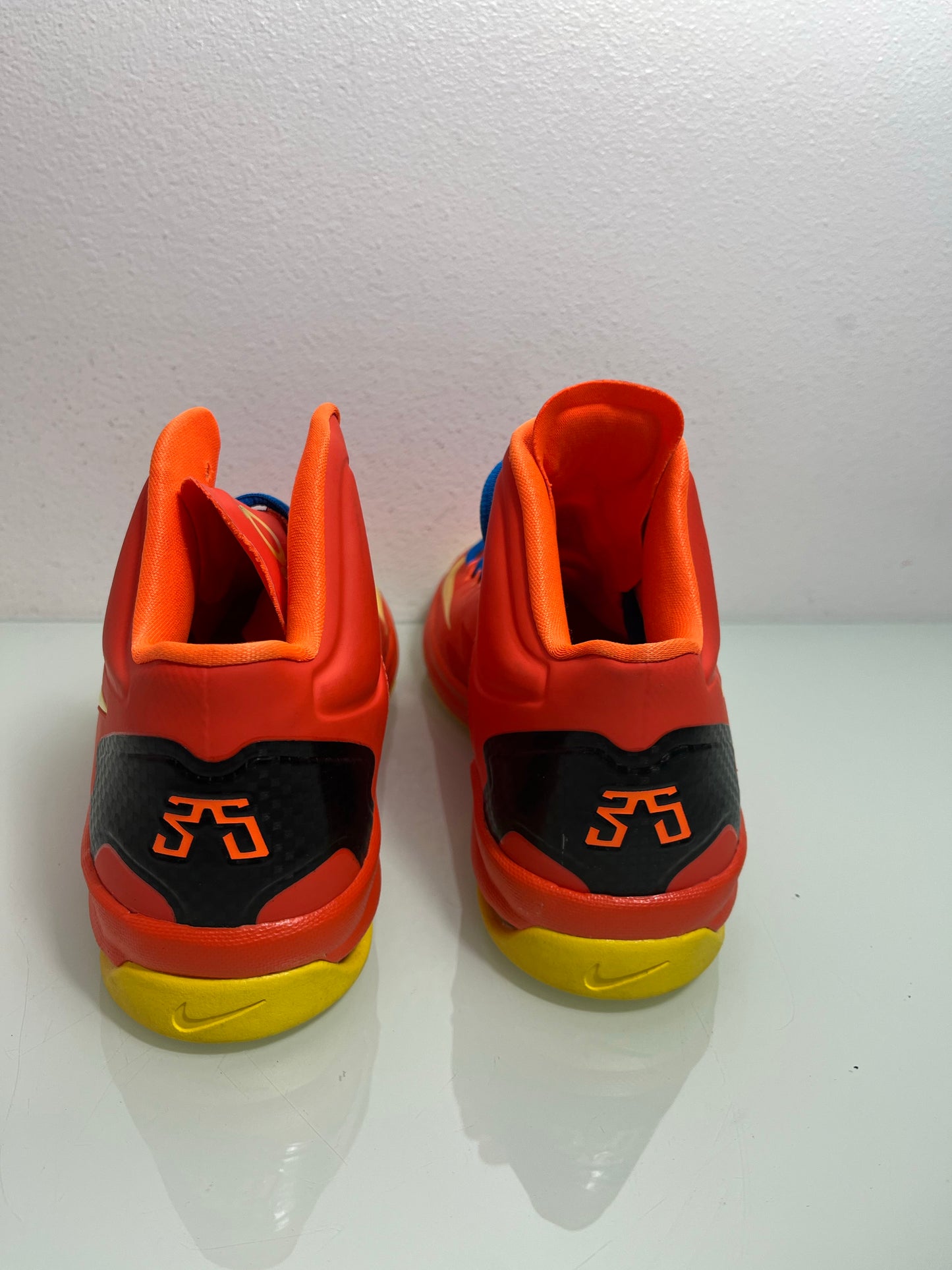 Nike Kevin Durant KD "Team Orange" MISMATE Youth's L:6.5 R:6-555641 801