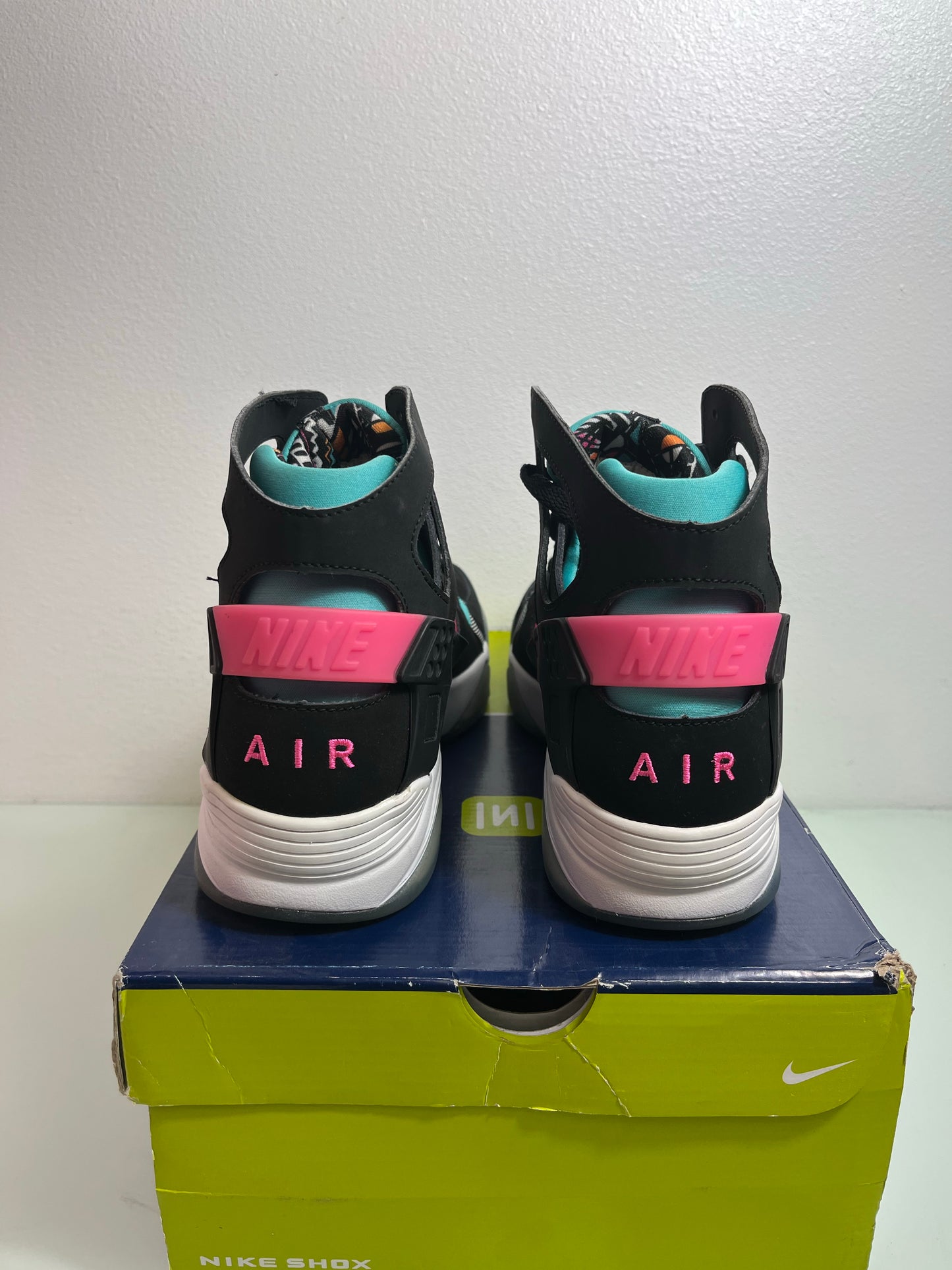 Nike Huarache South Beach "Black/Multicolor" MISMATE Men's L:11 R:10-705005 003