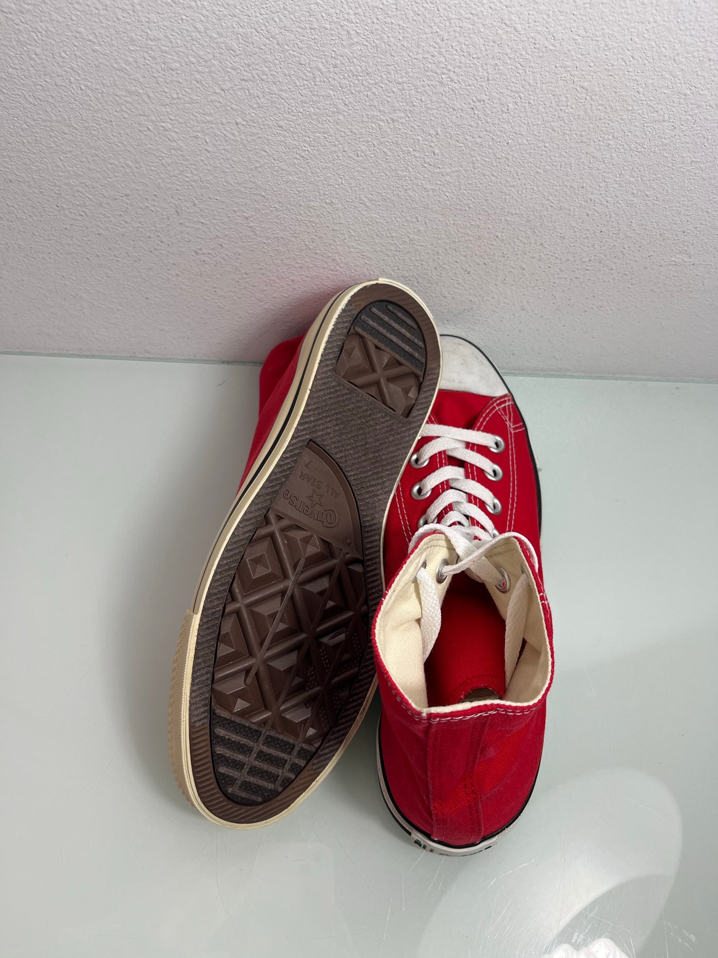 Converse Chuck Taylor All Star "Red" MISMATE Men's L:7 R:8-M9621