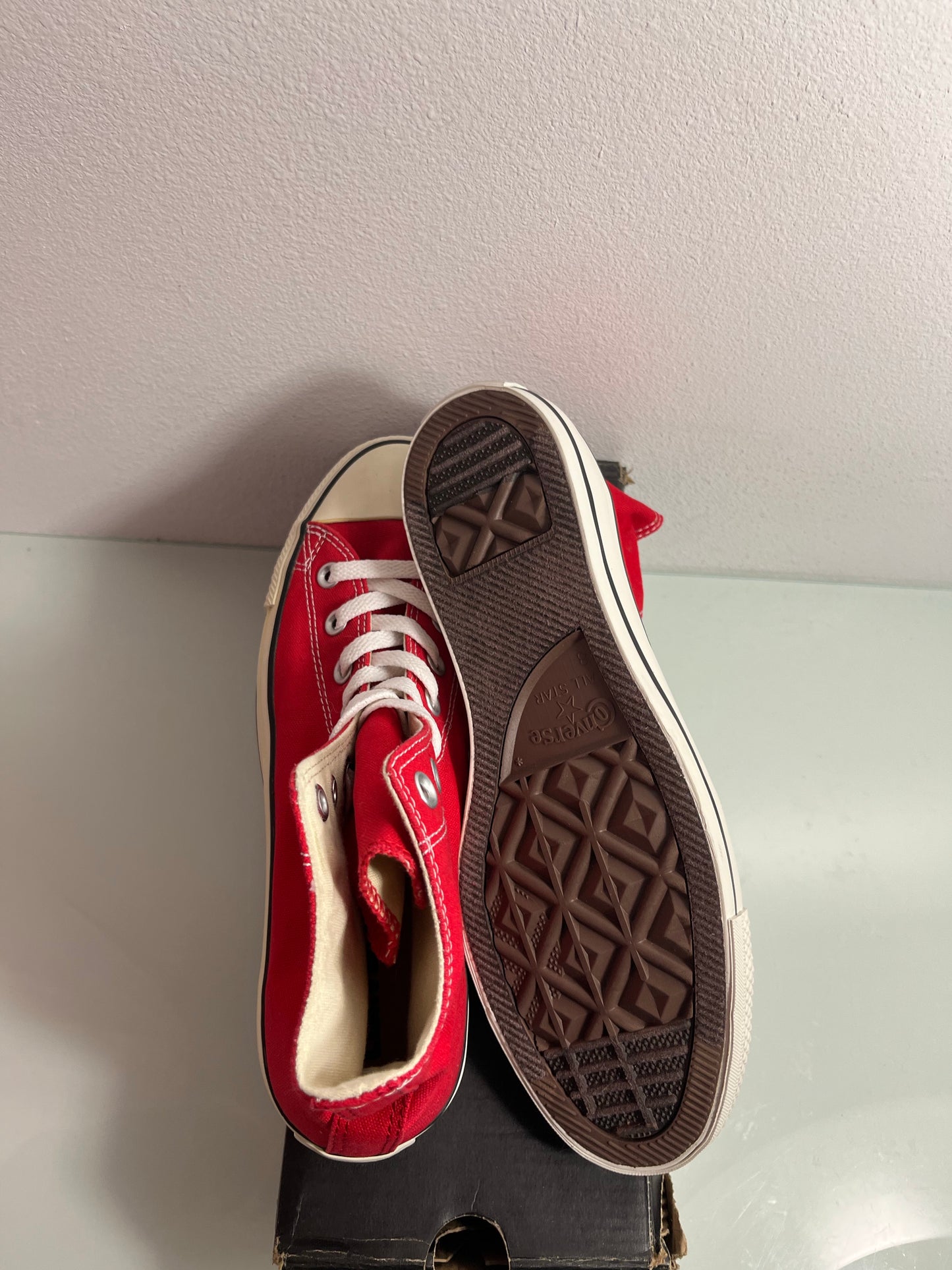 Converse Chuck Taylor All Star "Red" Men's 8- M9621