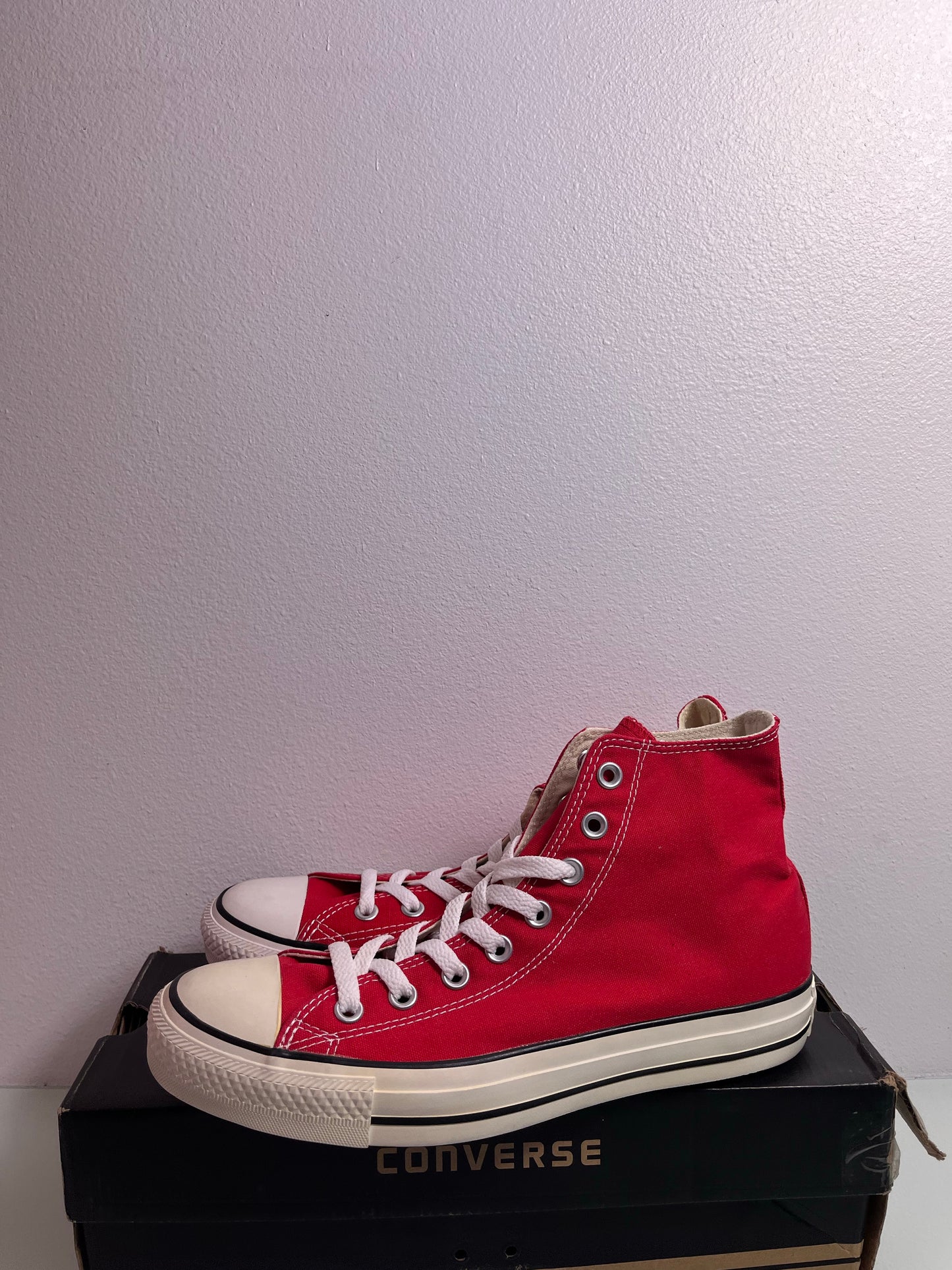 Converse Chuck Taylor All Star "Red" Men's 8- M9621