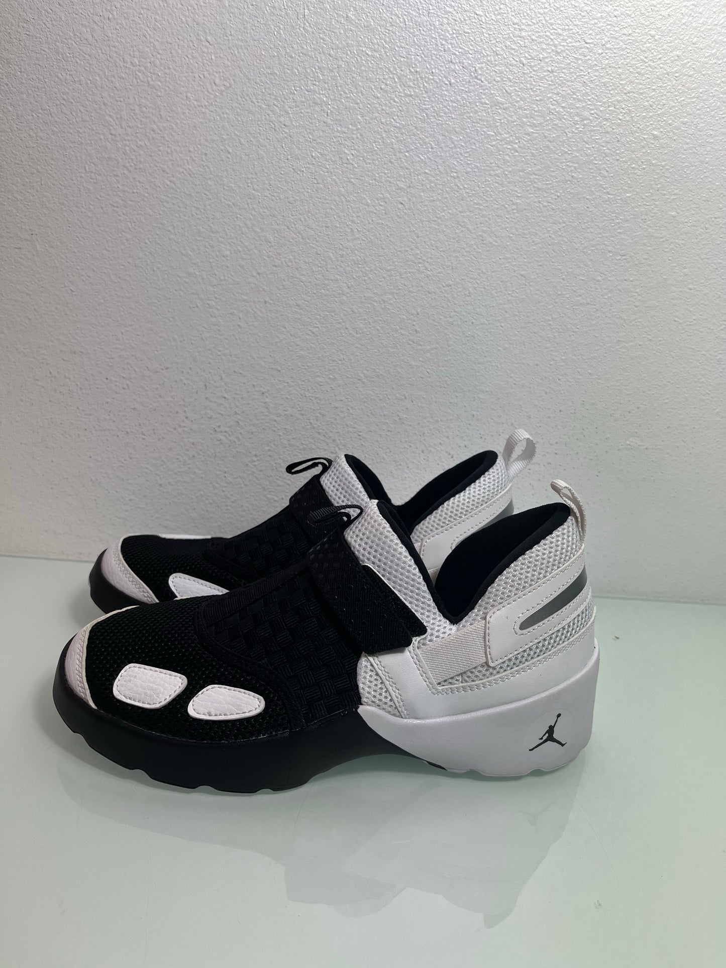 Jordan Pre-School Trunner Lx Fashion "White/Black" Youth's 2.5- 898000 010