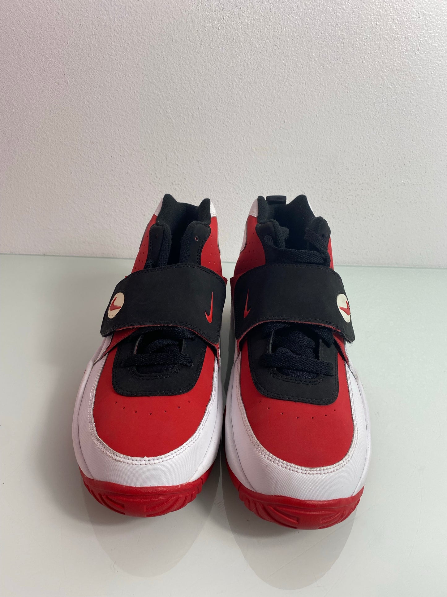 Nike Air Mission "White/Red" Mismat Youth's L:7Y R:6Y - 630911 100