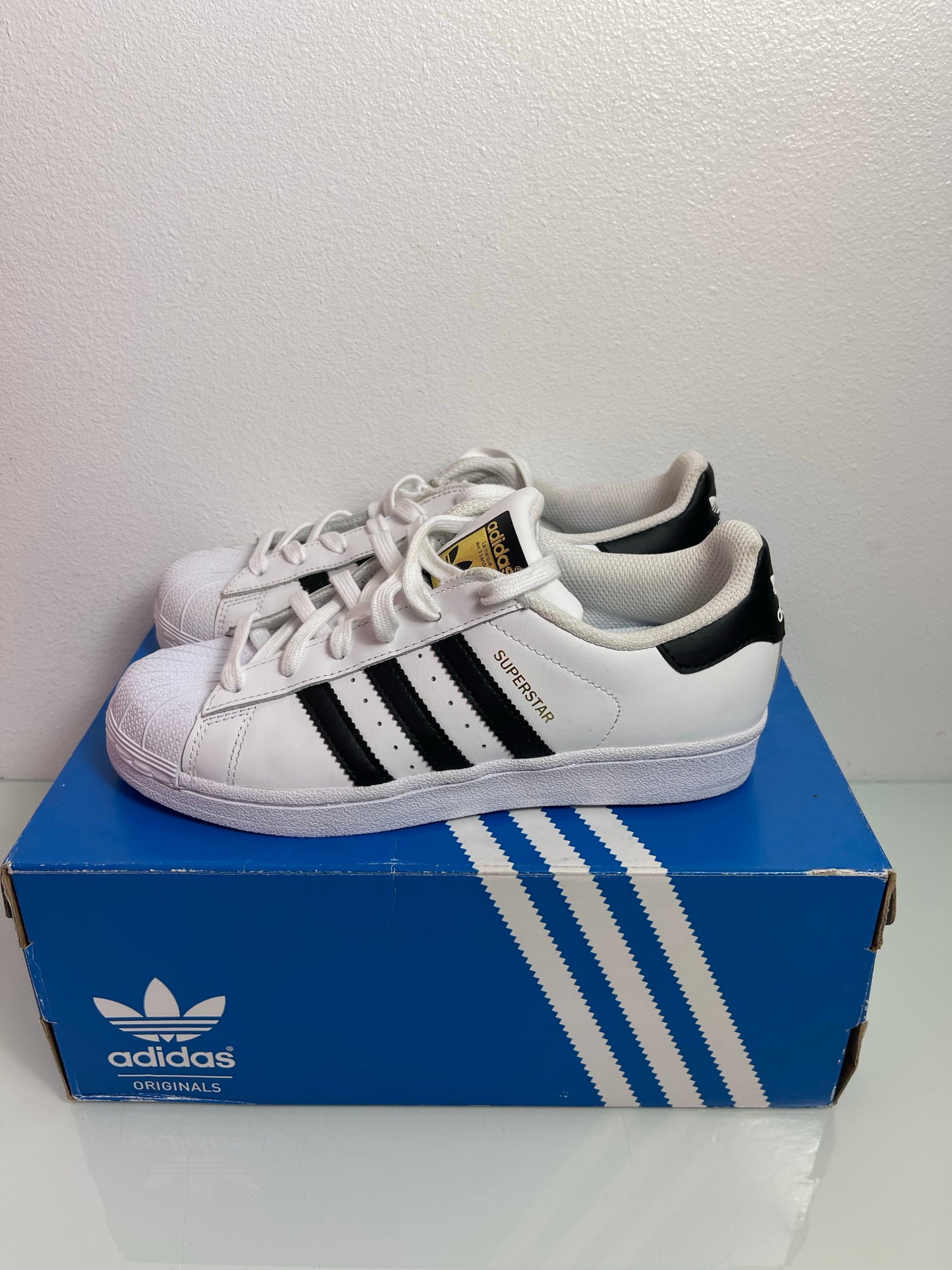 Adidas Superstar "White/Black" MISMATE Junior's L:5.5 R:6- C77124