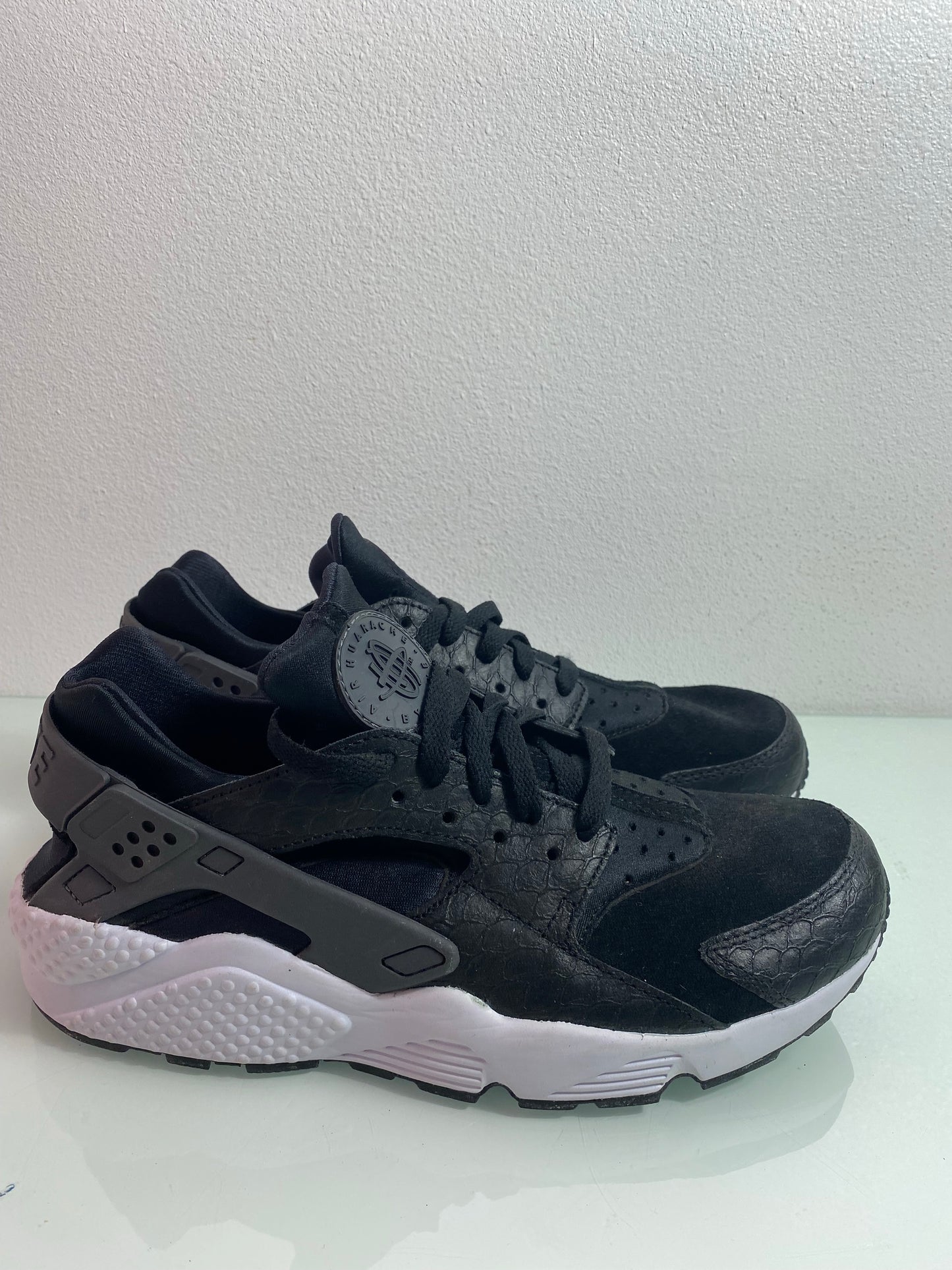 Nike Huarache Run 'Dark Gray' MISMATE Men’s L:10.5 R:9.5 - 704830-001