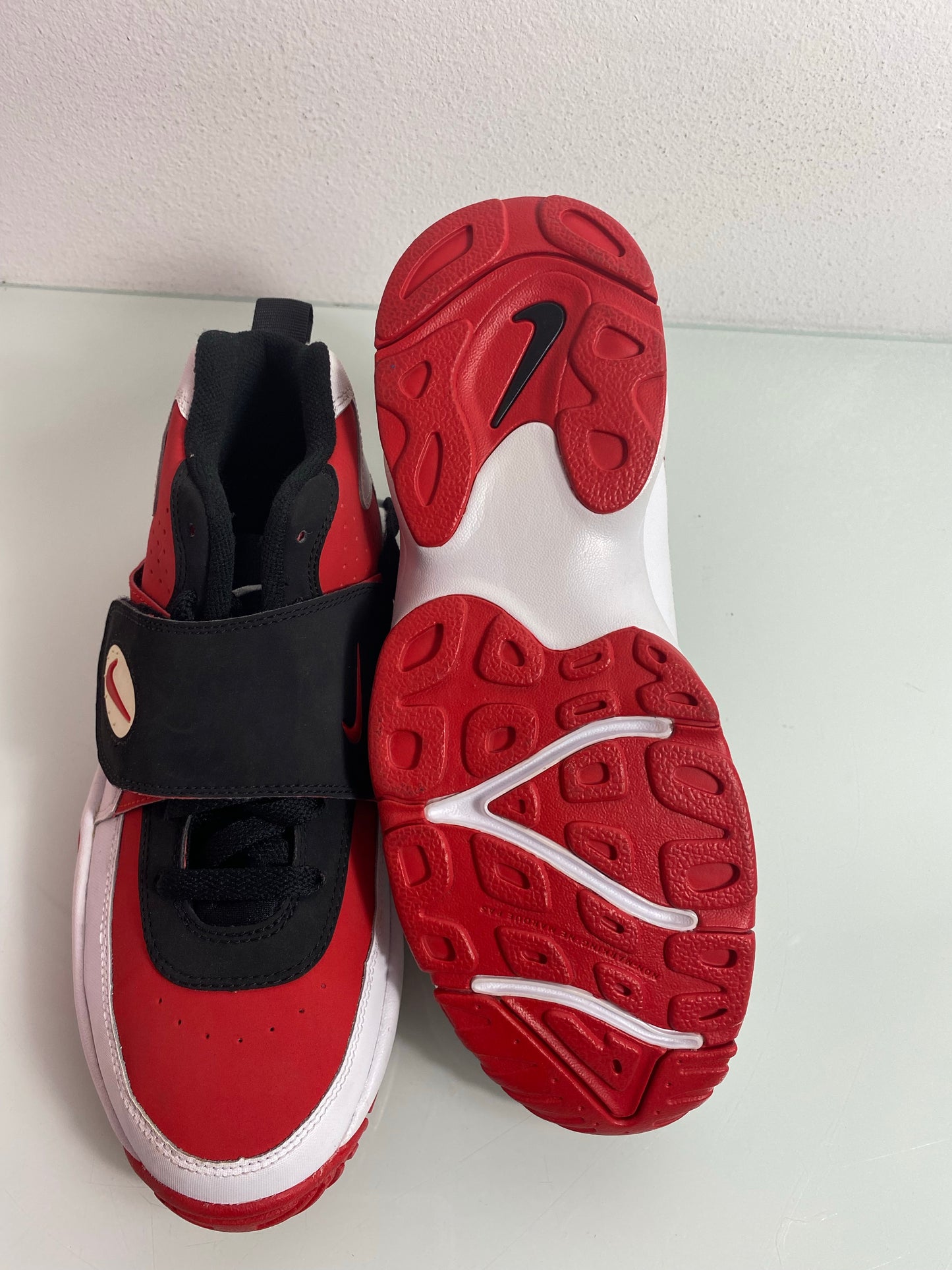 Nike Air Mission "White/Red" Mismat Youth's L:7Y R:6Y - 630911 100