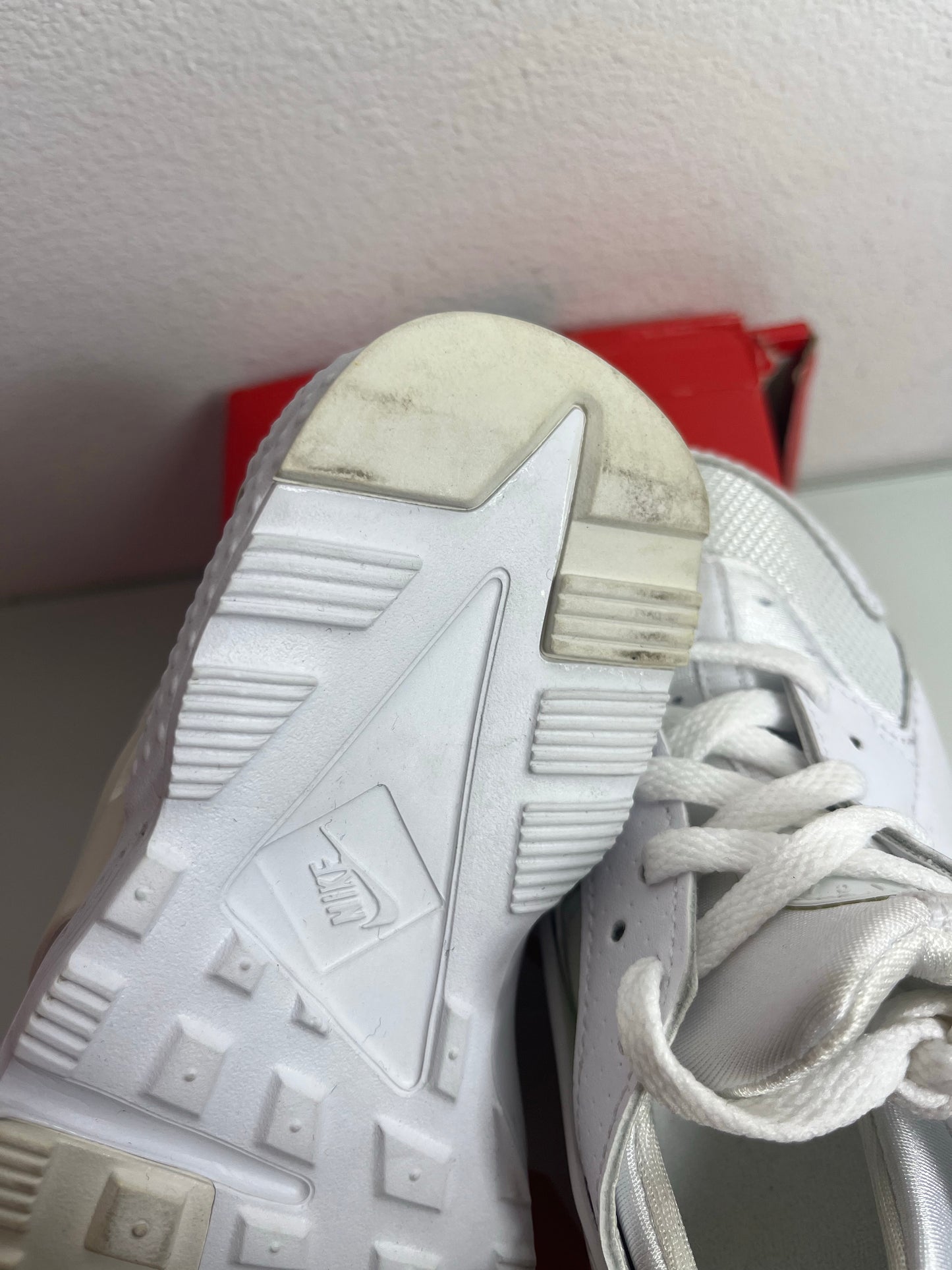 Nike Huarache Run (PS) "White" Kid's 11c- 704949 110